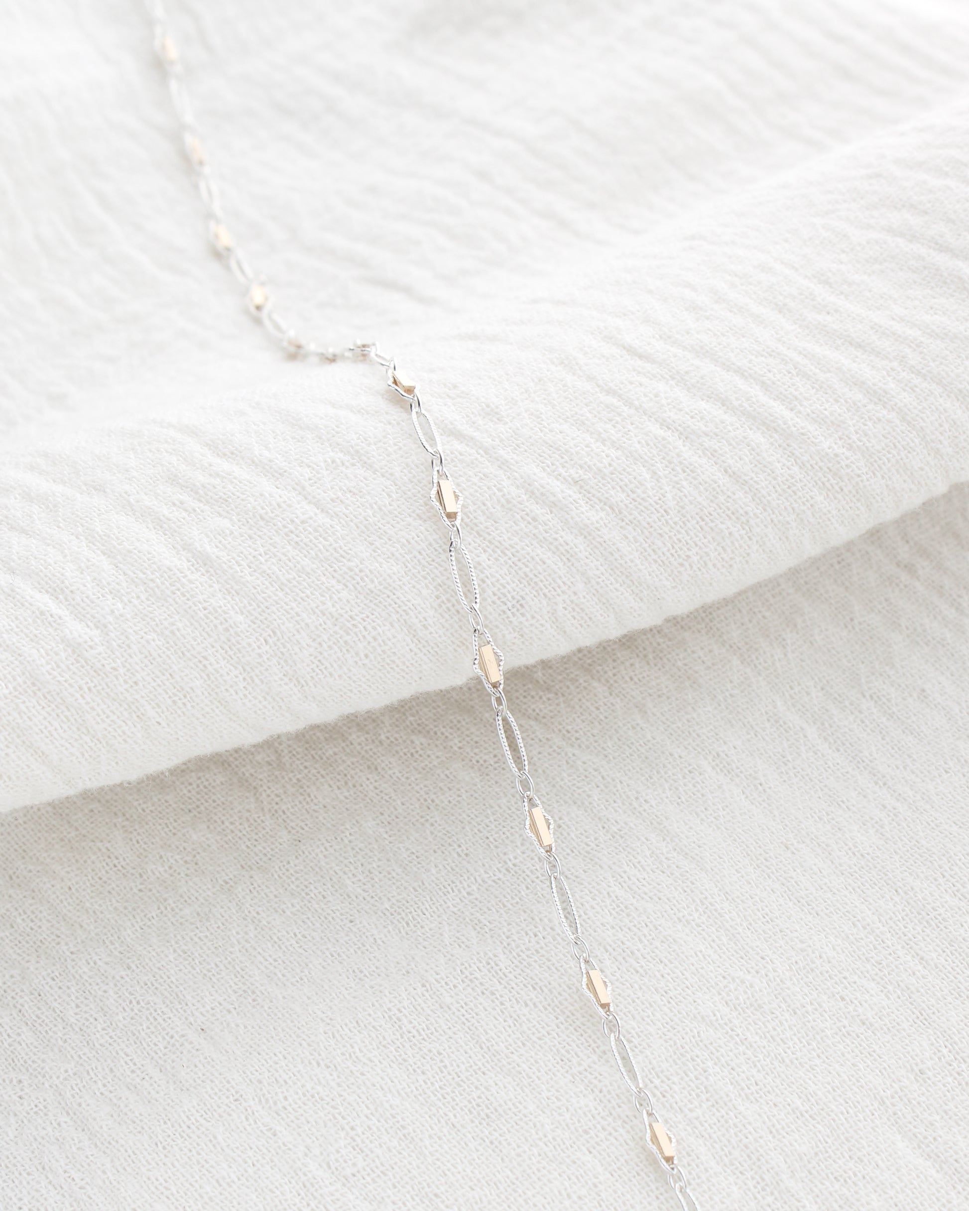 2.6mm Alternate Diamond and Oval Mixed Metal Chain, M255