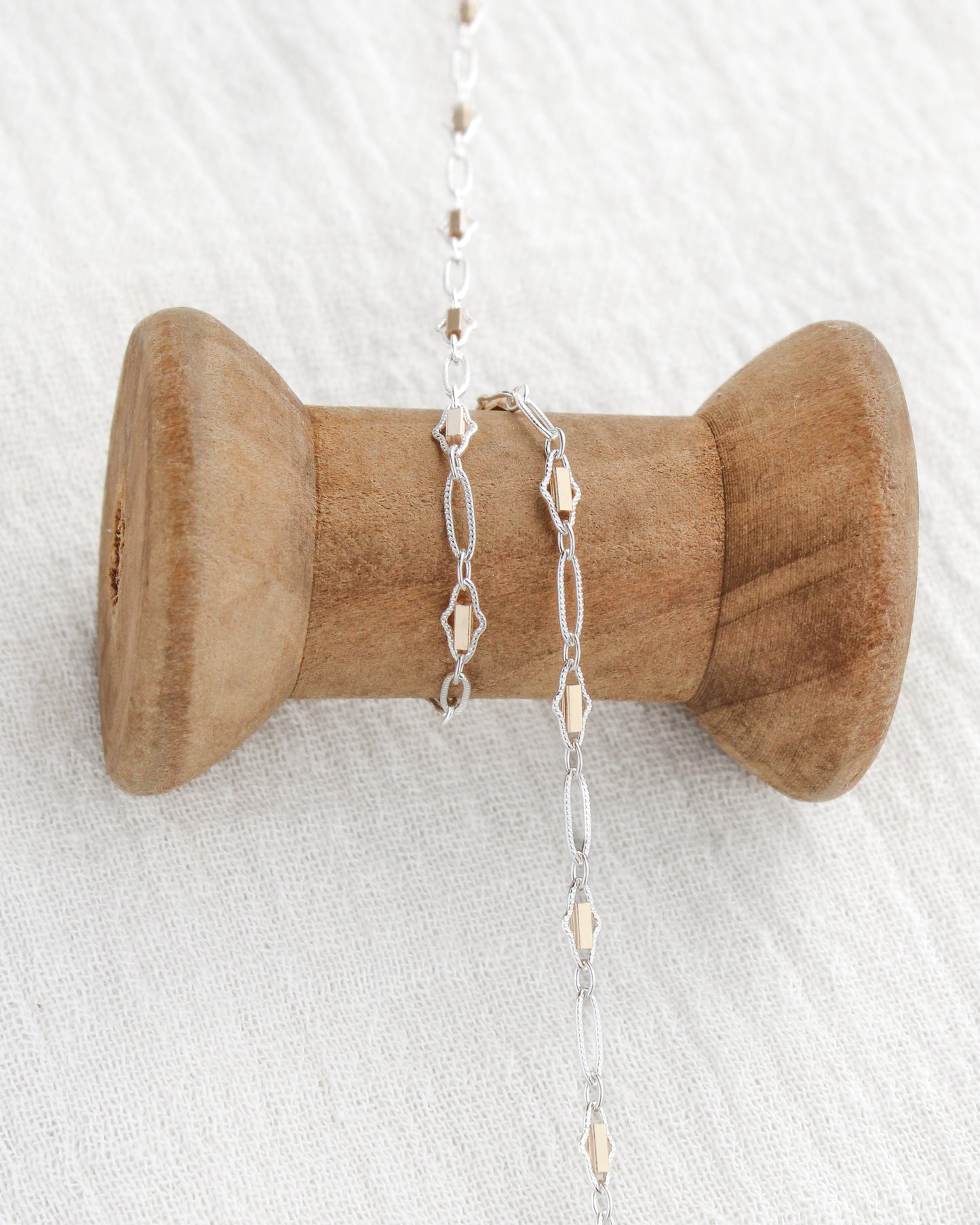 2.6mm Alternate Diamond and Oval Mixed Metal Chain, M255