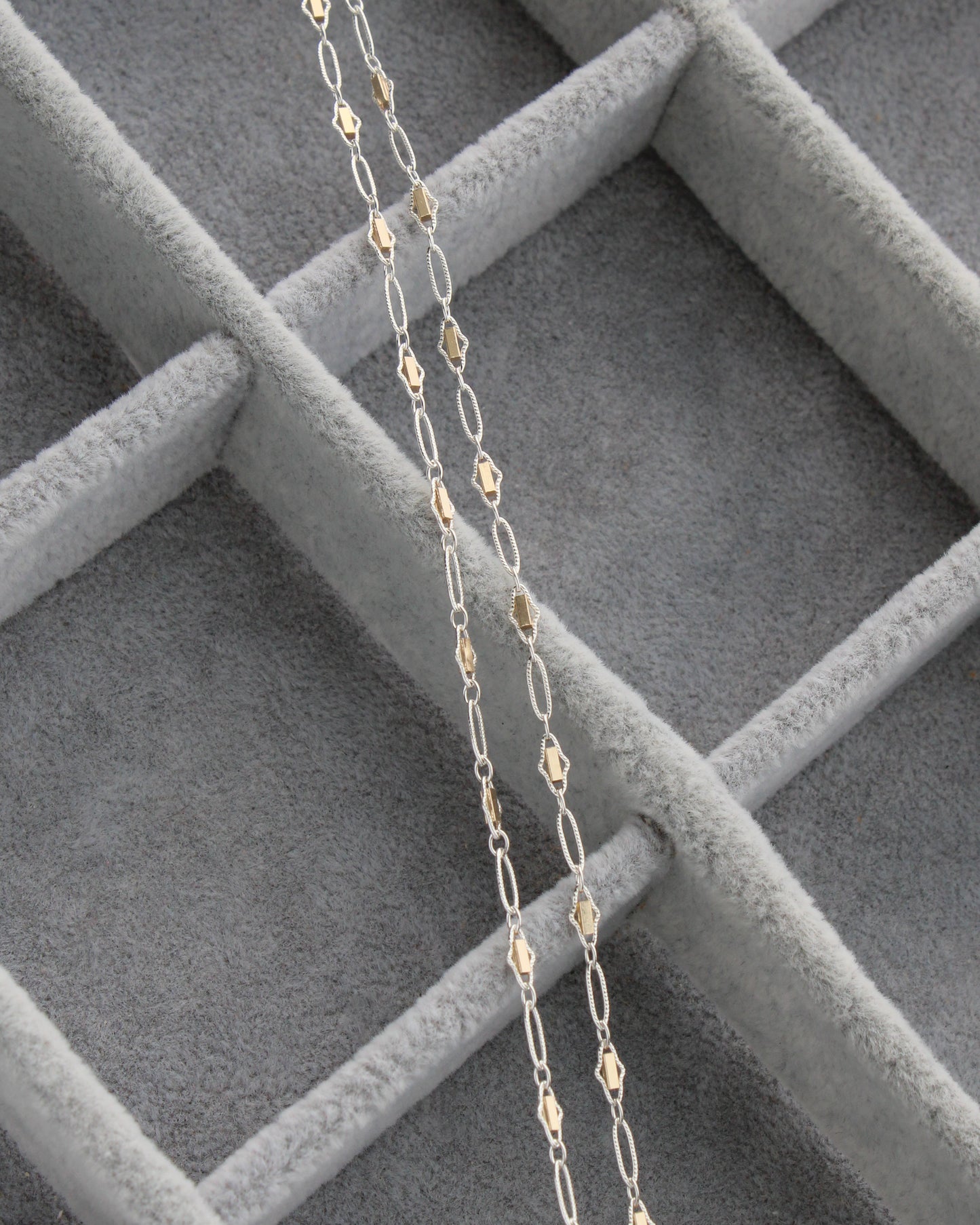 2.6mm Alternate Diamond and Oval Mixed Metal Chain, M255