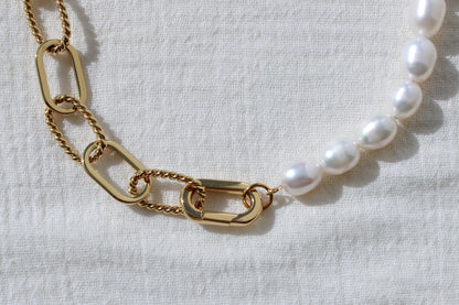 18" Pearl and Paperclip Necklace, N88