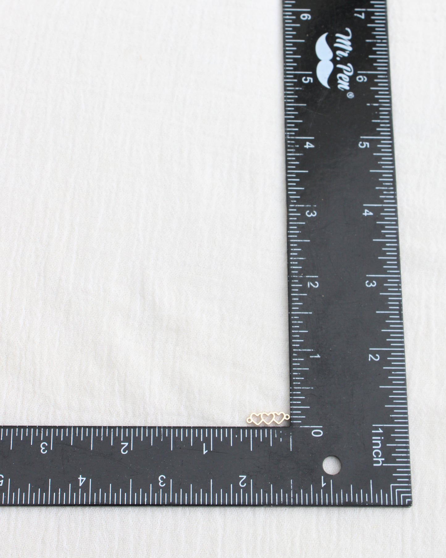 3 Linked Heart Outline Connector, CN437
