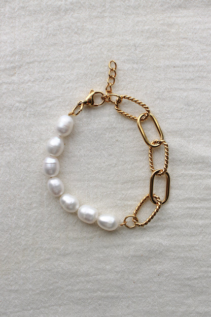 7.5" Pearl and Paperclip Bracelet, BR56
