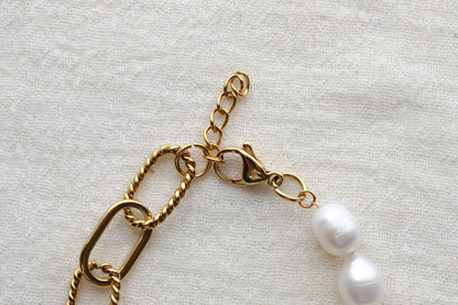 7.5" Pearl and Paperclip Bracelet, BR56