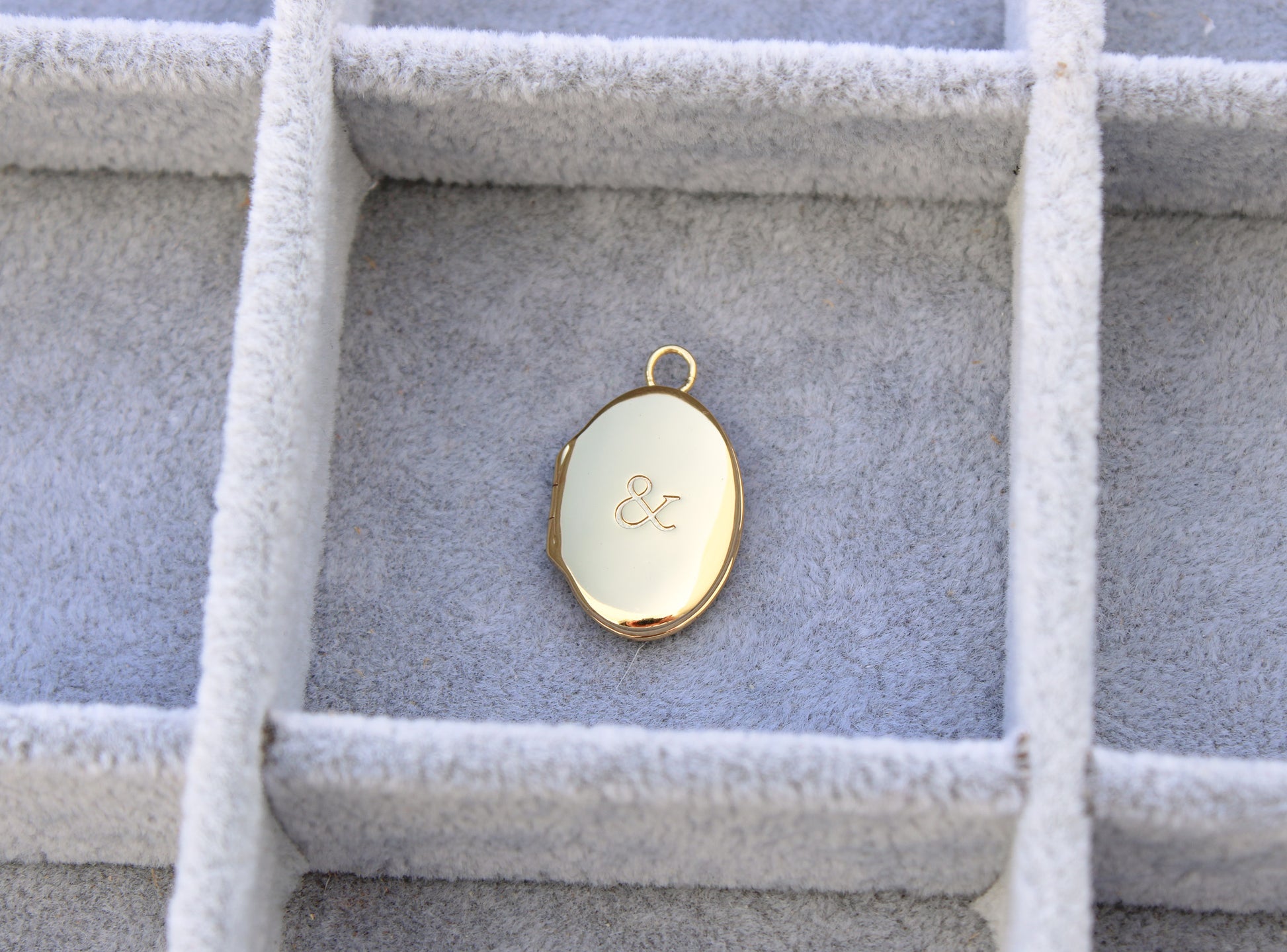 Ampersand Locket Charm, CH298