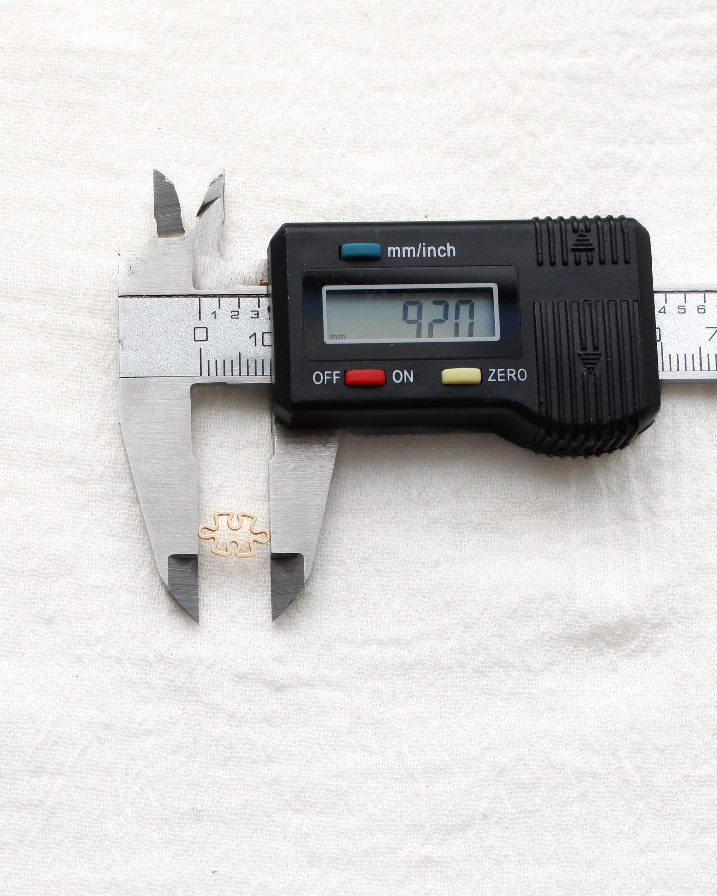 Puzzle Piece Connector, CN385