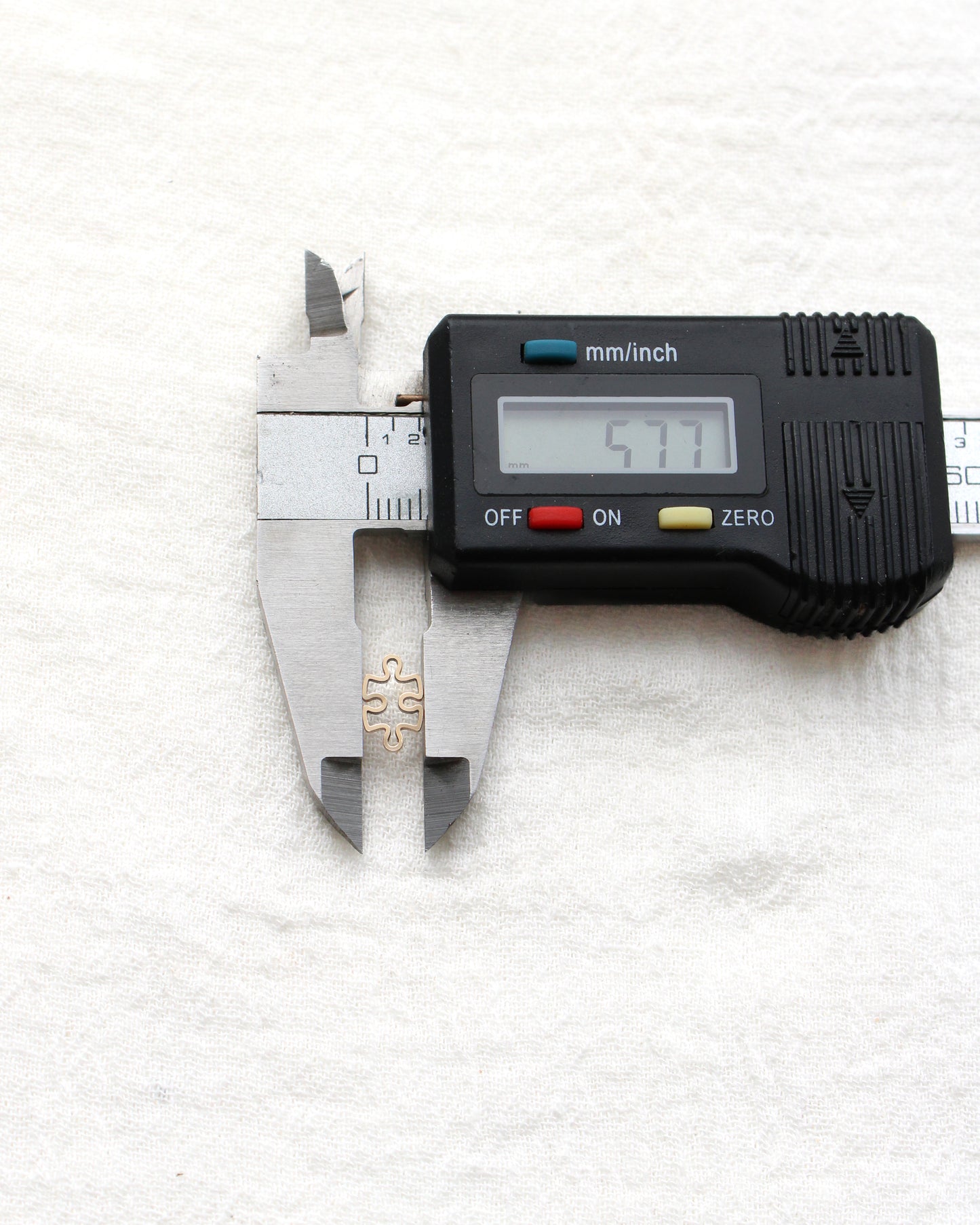 Puzzle Piece Connector, CN385