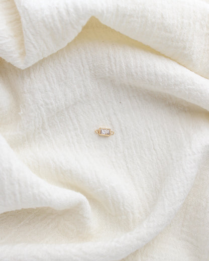 4mm White CZ Rectangle Connector, CN389