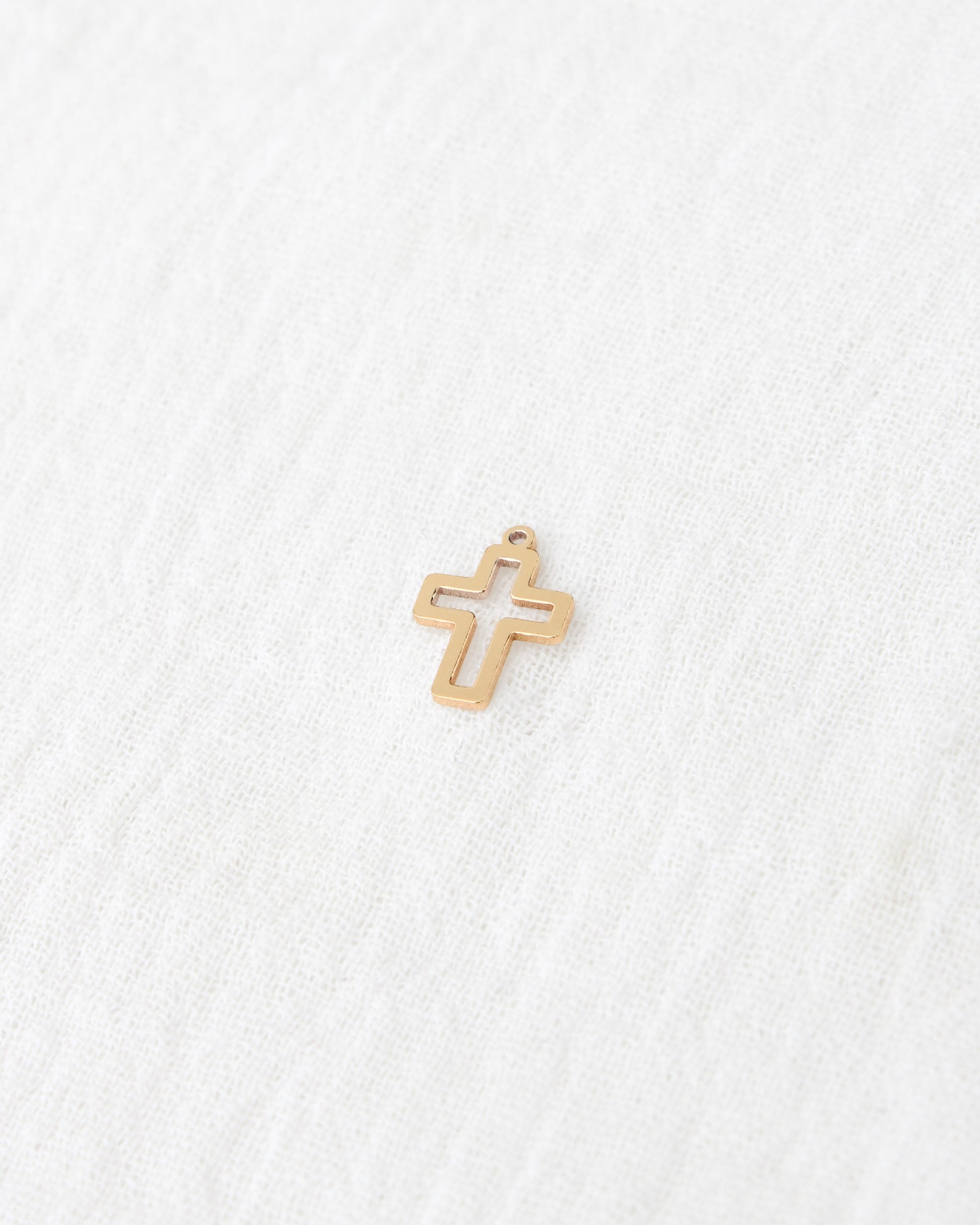 Cross Outline Charm, CH316