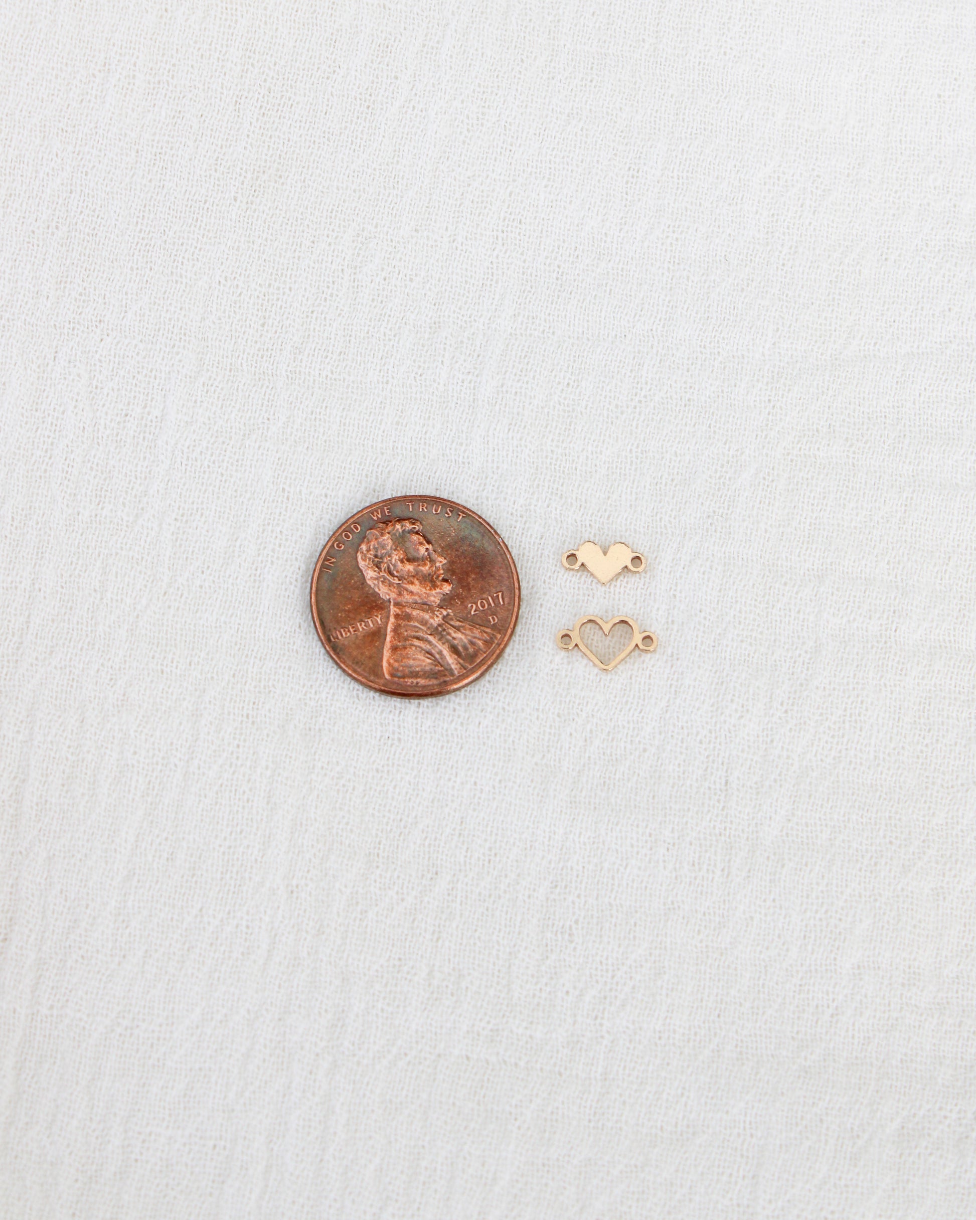Mini Filled In Heart Connector,  CN469