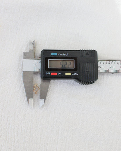 Mini Heart Outline Connector, CN470