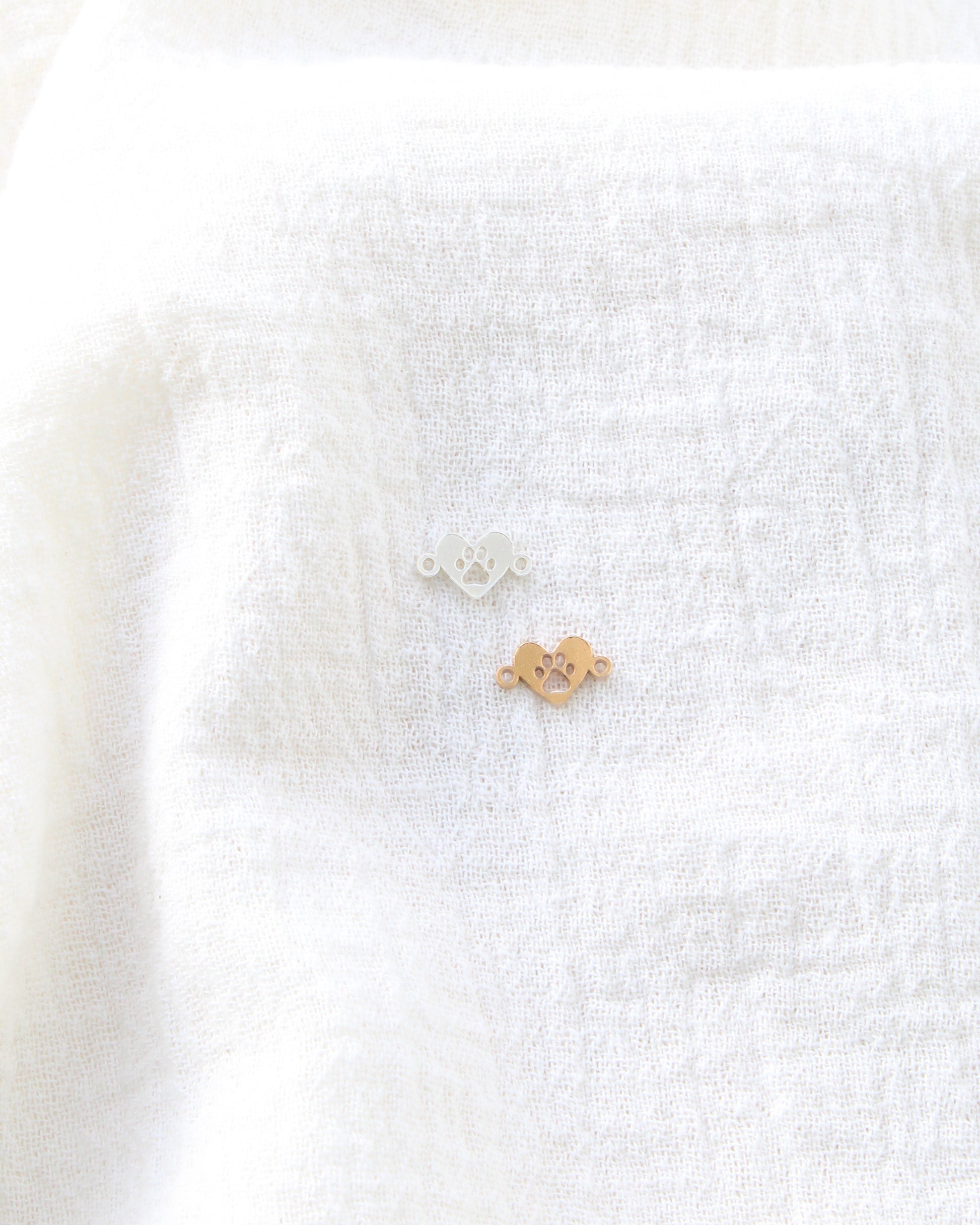 Heart Paw Connector, CN457