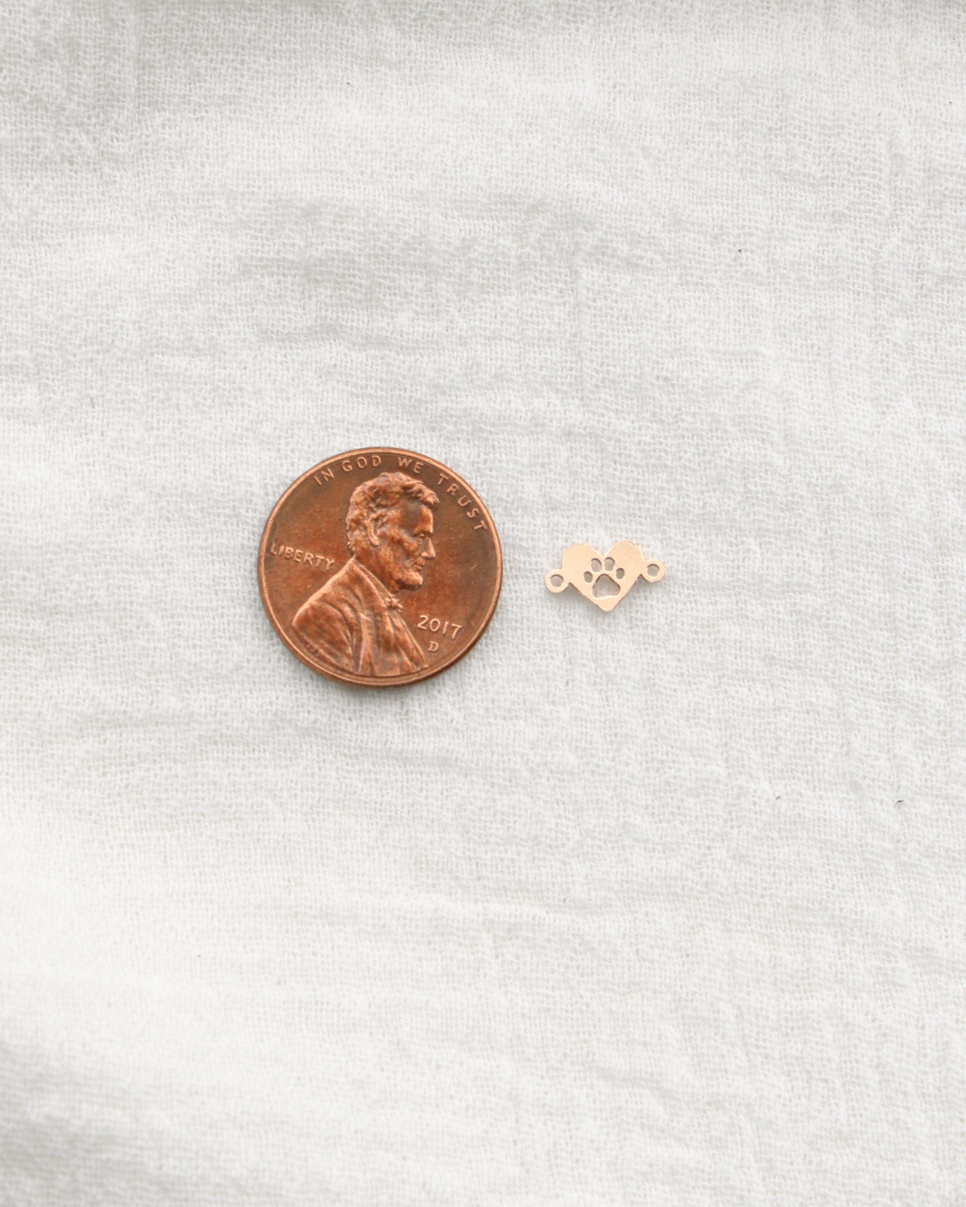 Heart Paw Connector, CN457