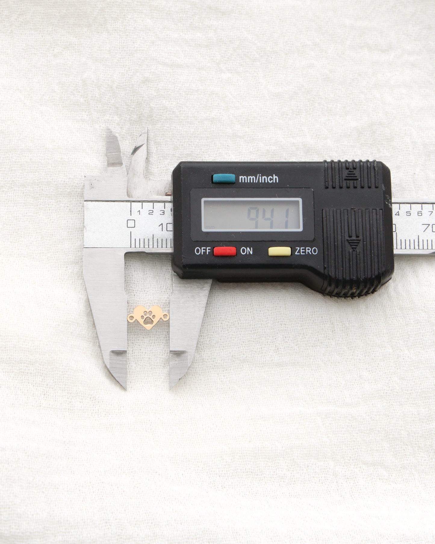 Heart Paw Connector, CN457
