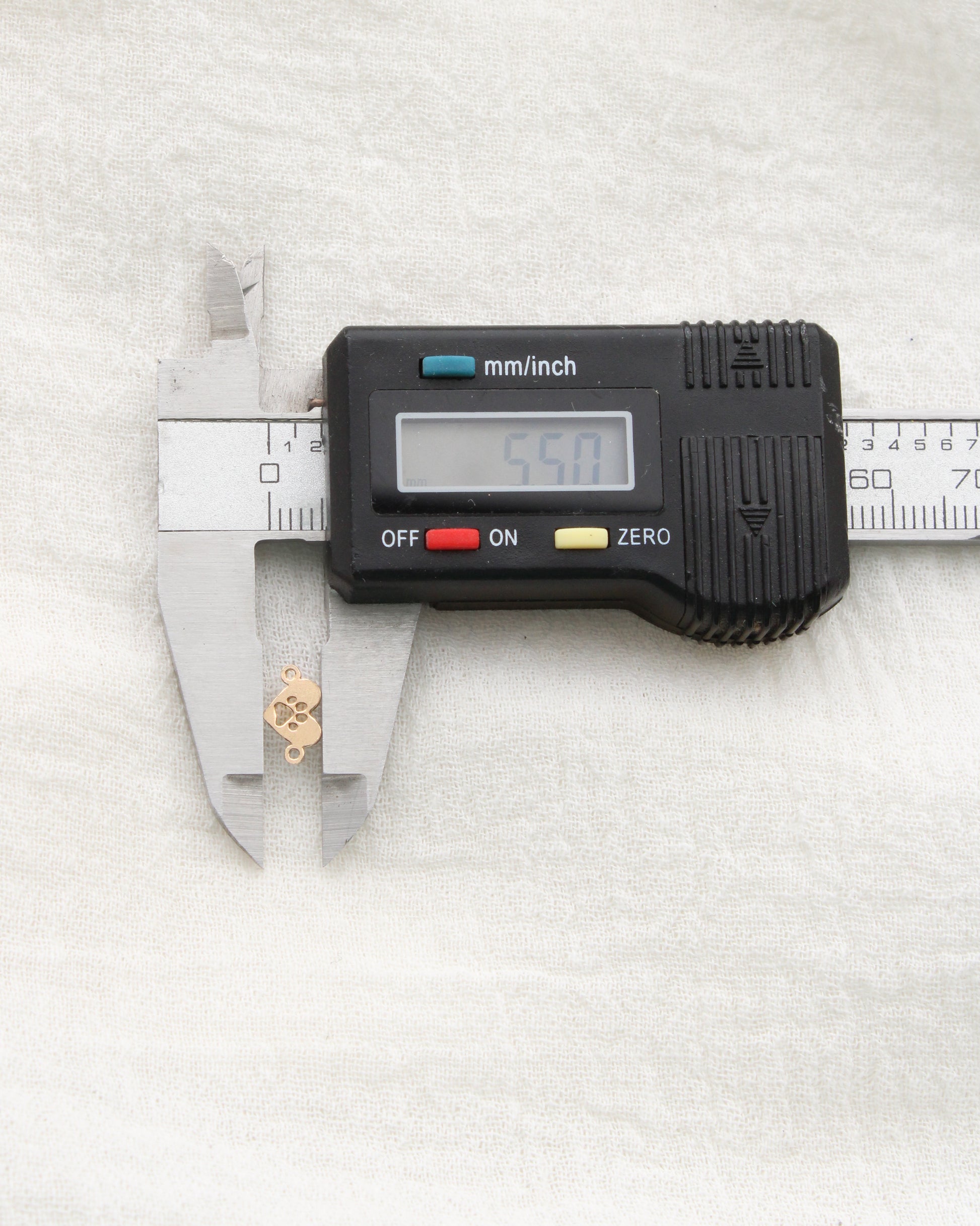 Heart Paw Connector, CN457