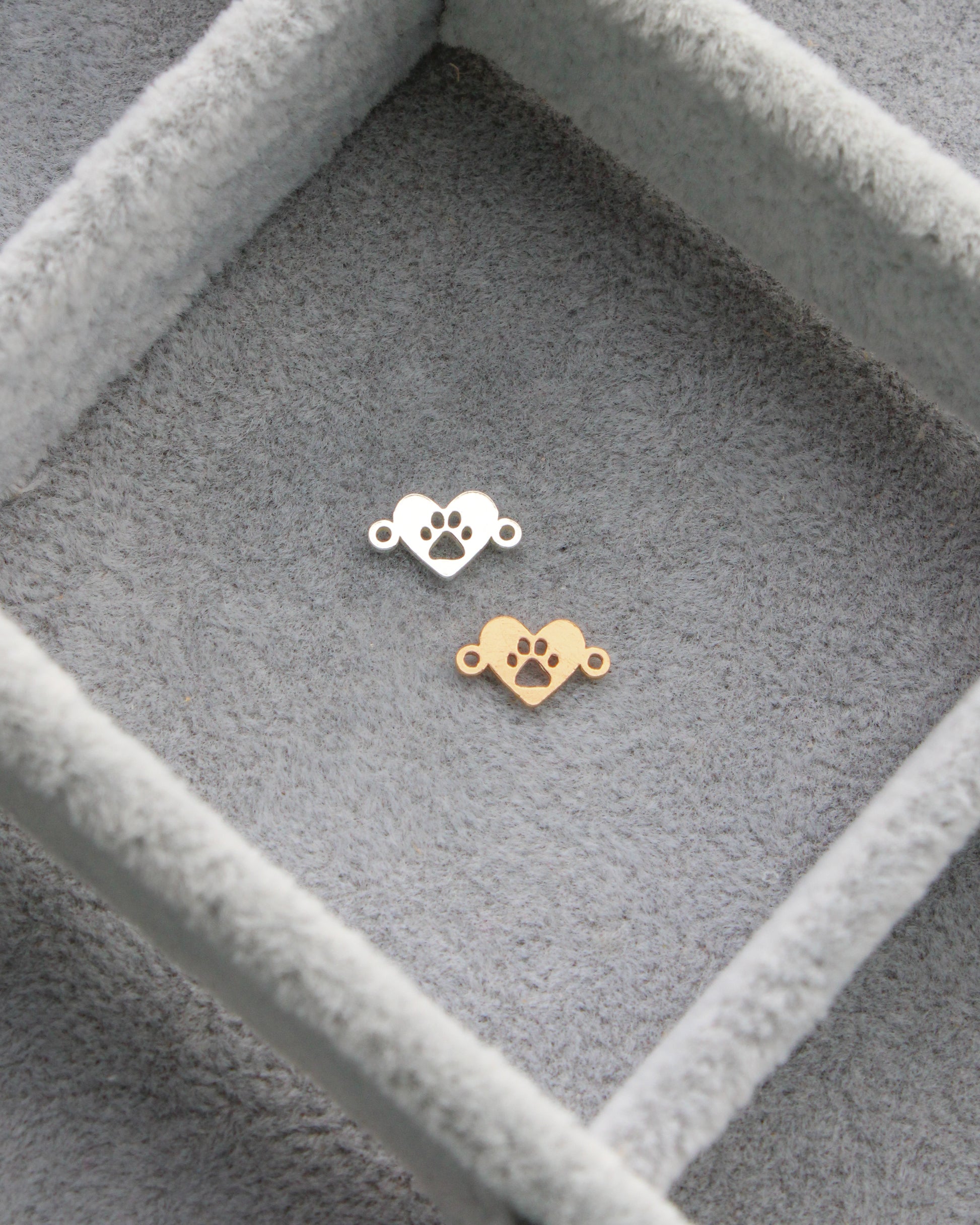 Heart Paw Connector, CN457
