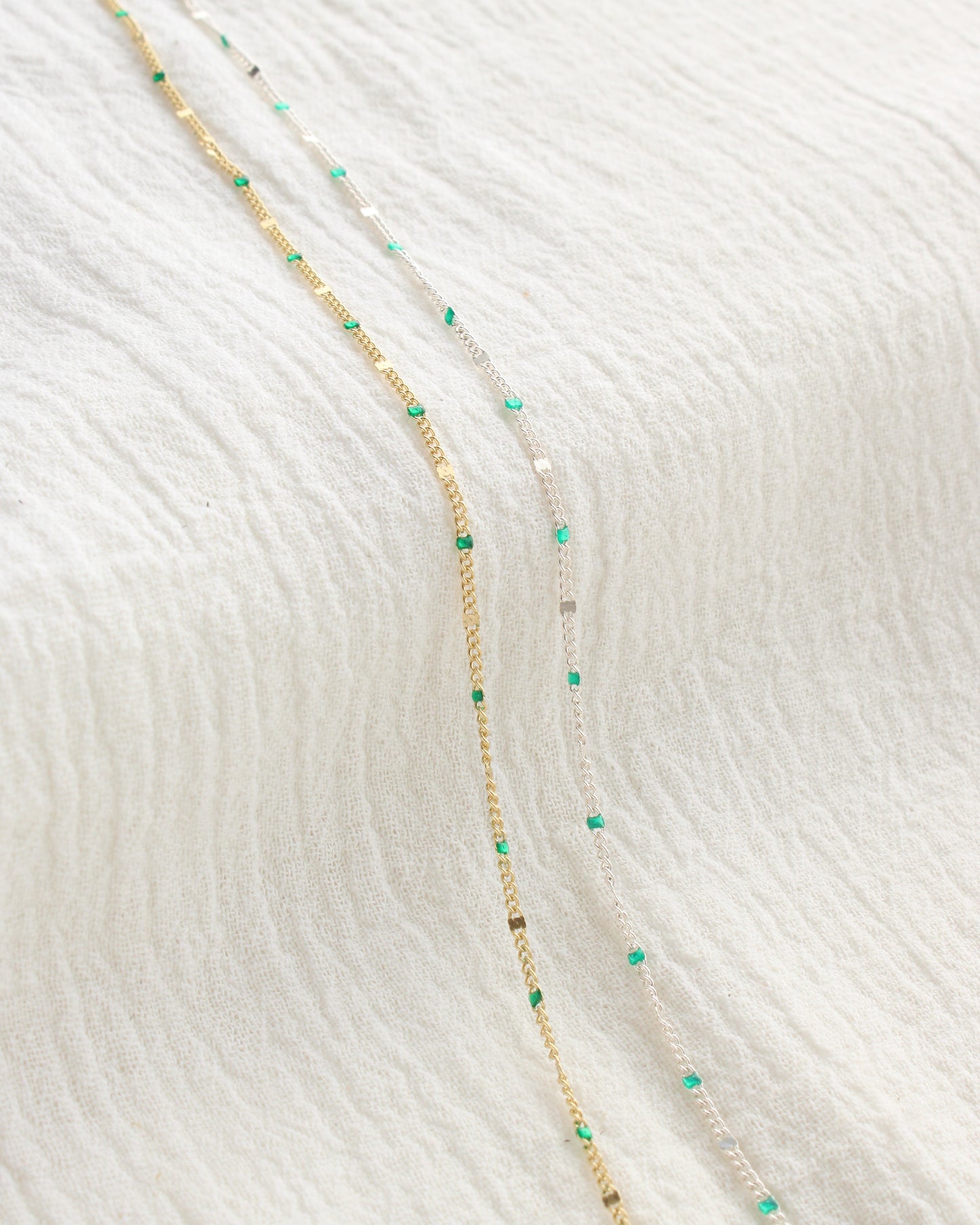 1.2mm Dapped Curb Chain with Green Enamel Dots, S210, G210