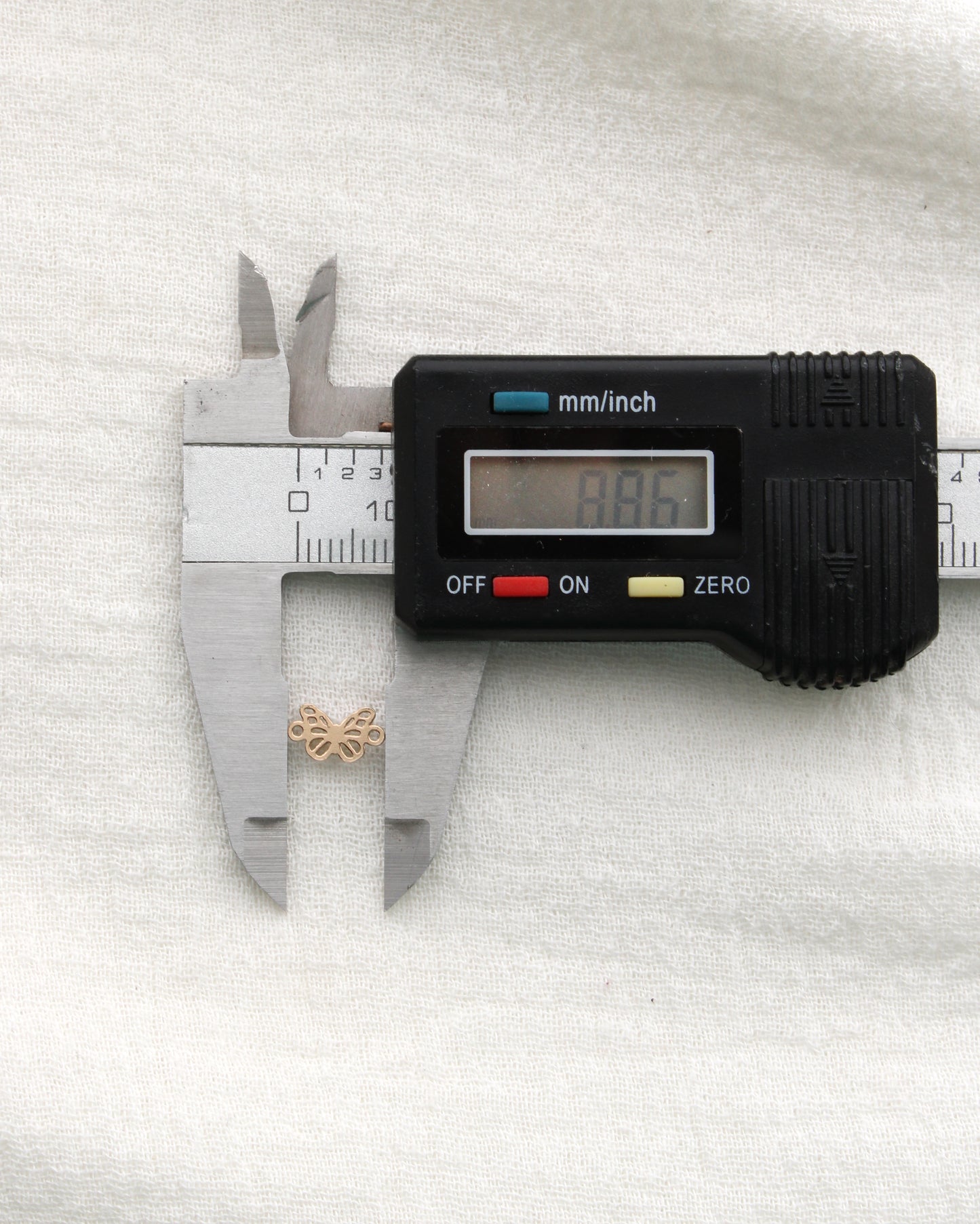 Butterfly connector, CN453