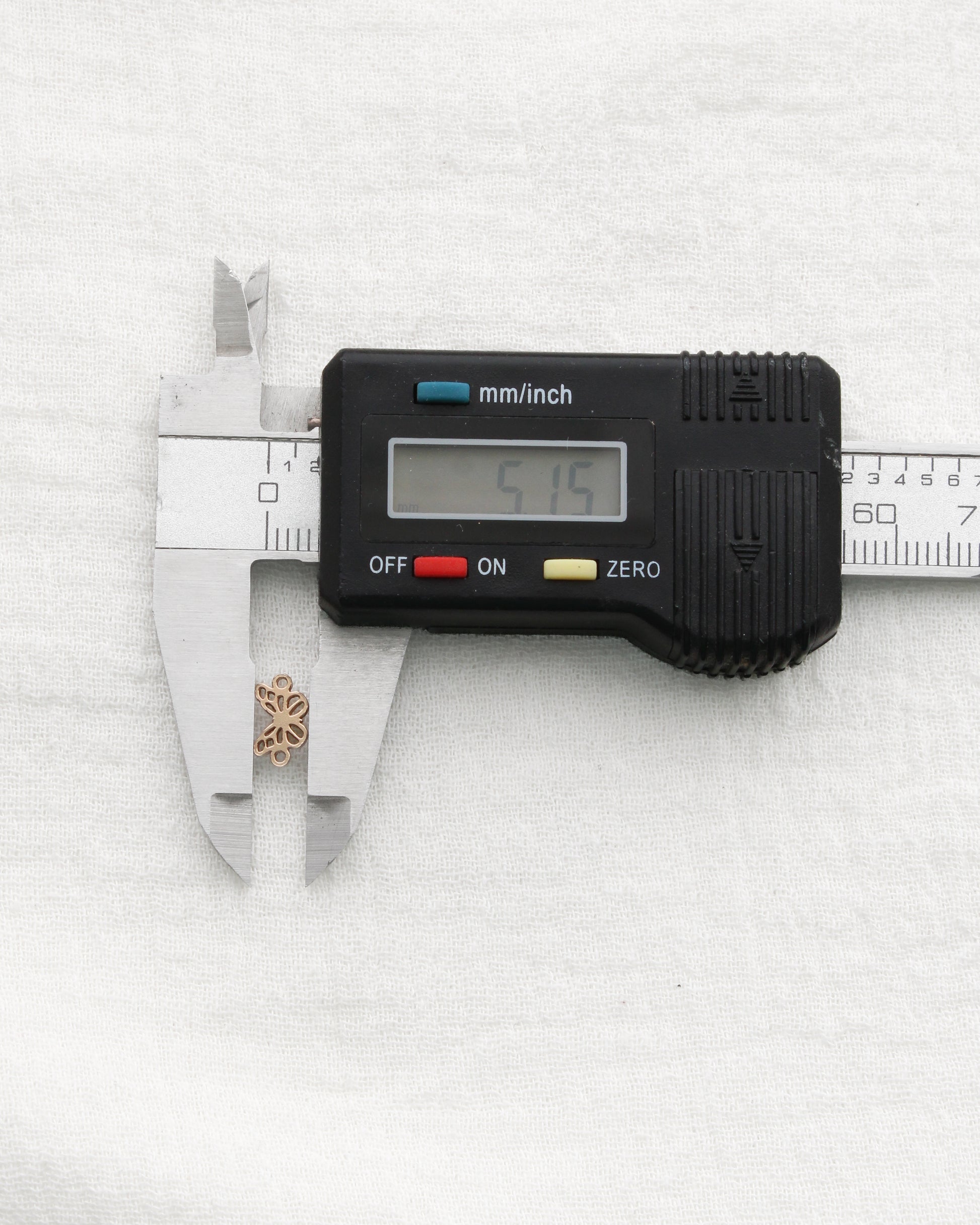 Butterfly connector, CN453