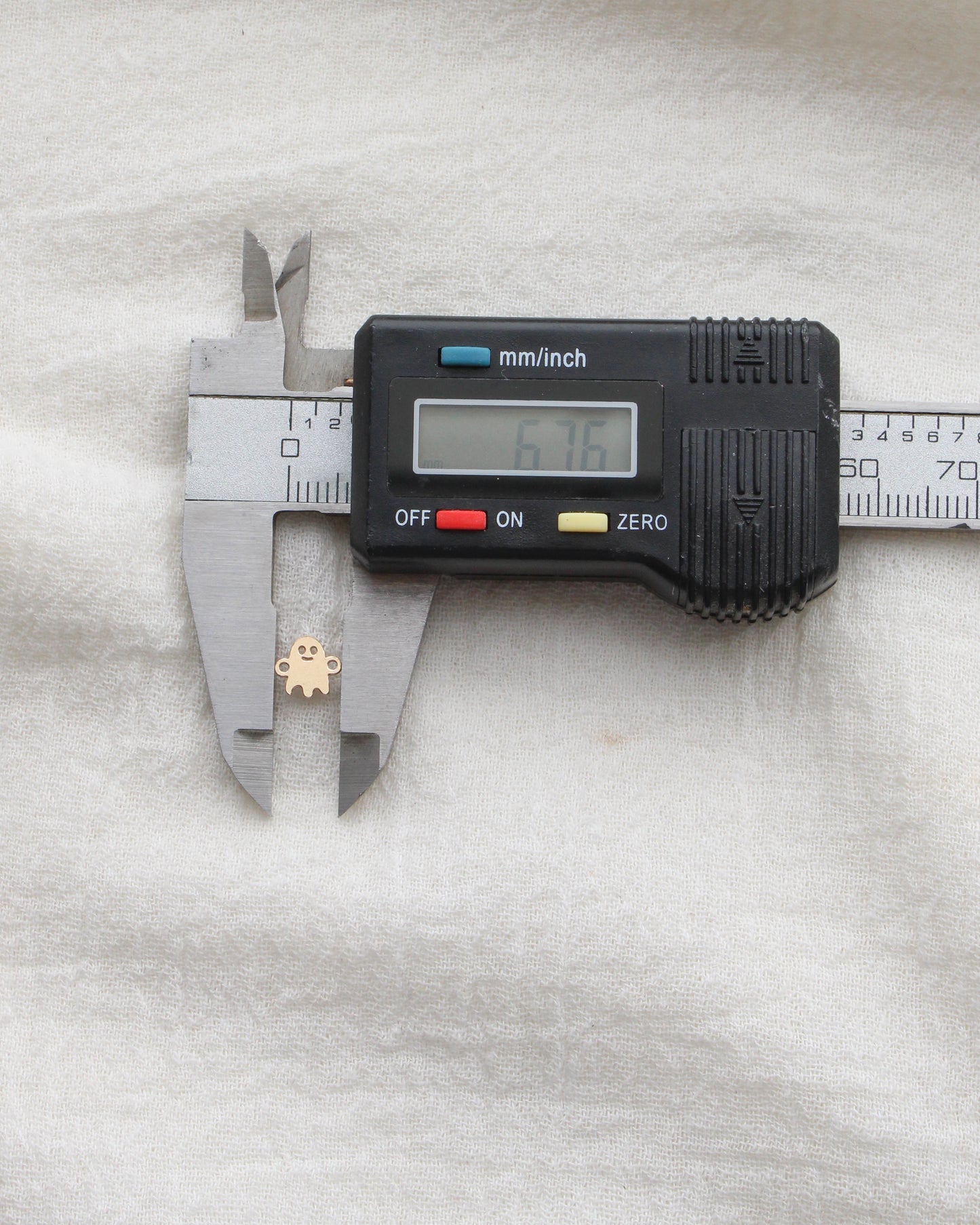 Ghost Halloween Connector, CN465