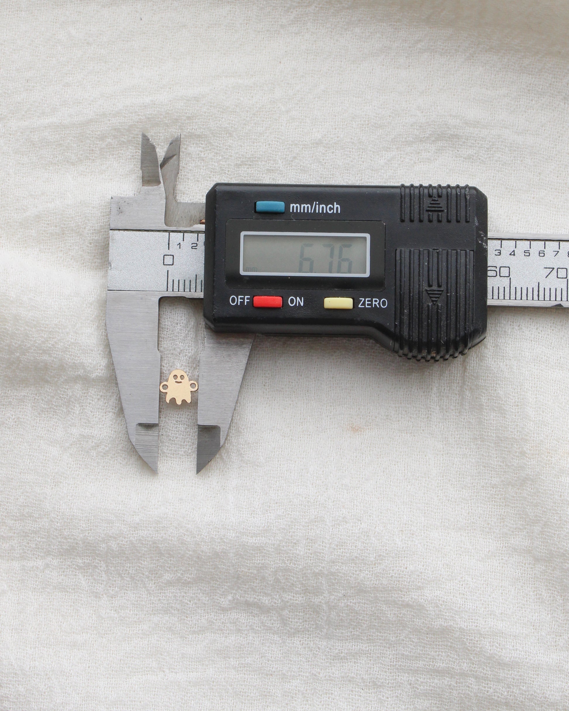 Ghost Halloween Connector, CN465