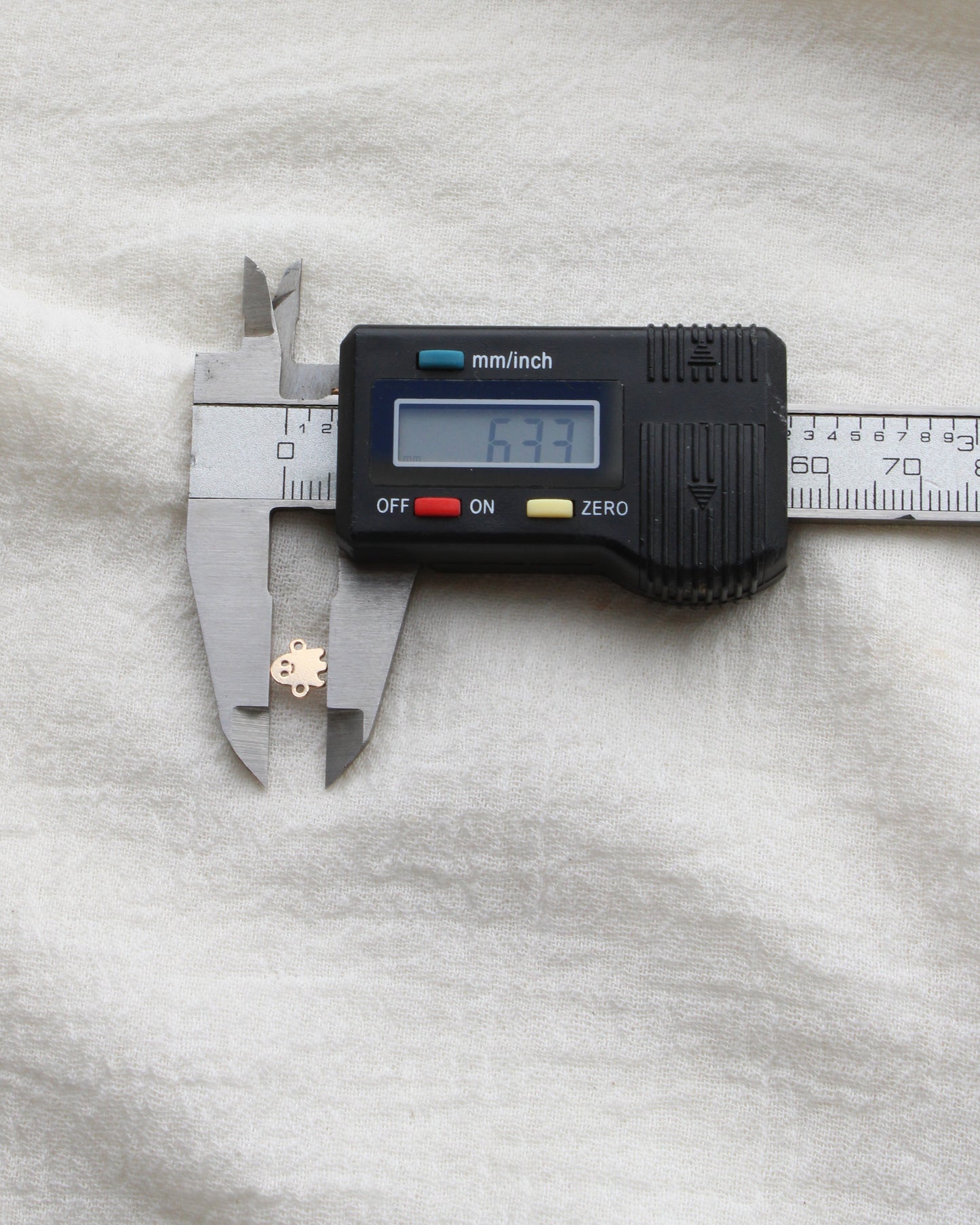 Ghost Halloween Connector, CN465