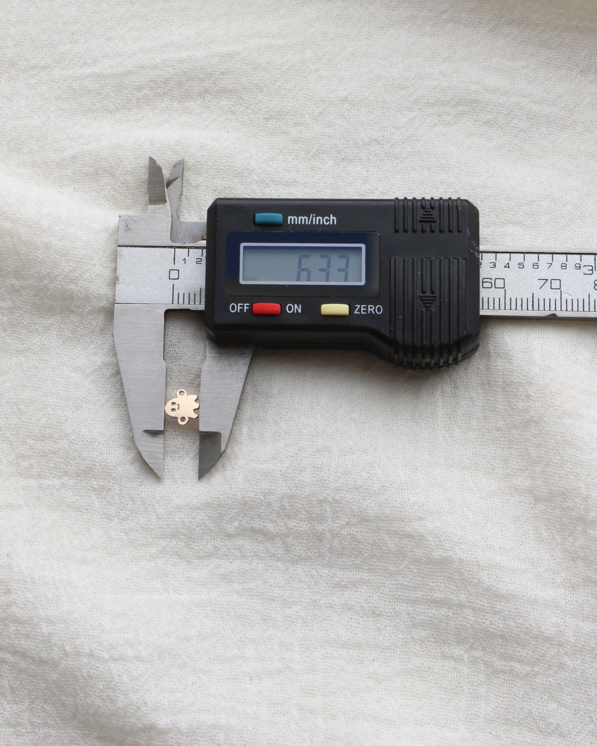Ghost Halloween Connector, CN465