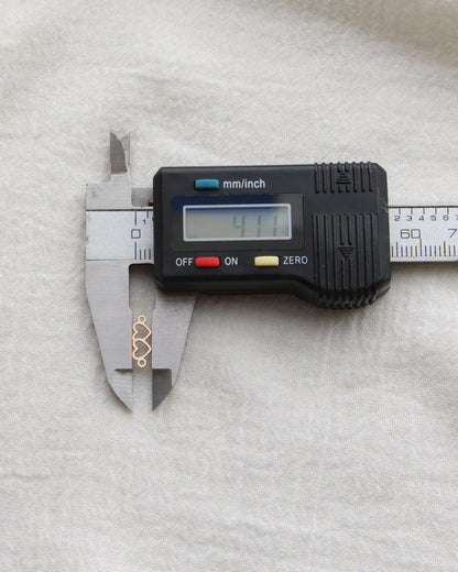 2 Linked Heart Outline Connector, CN463