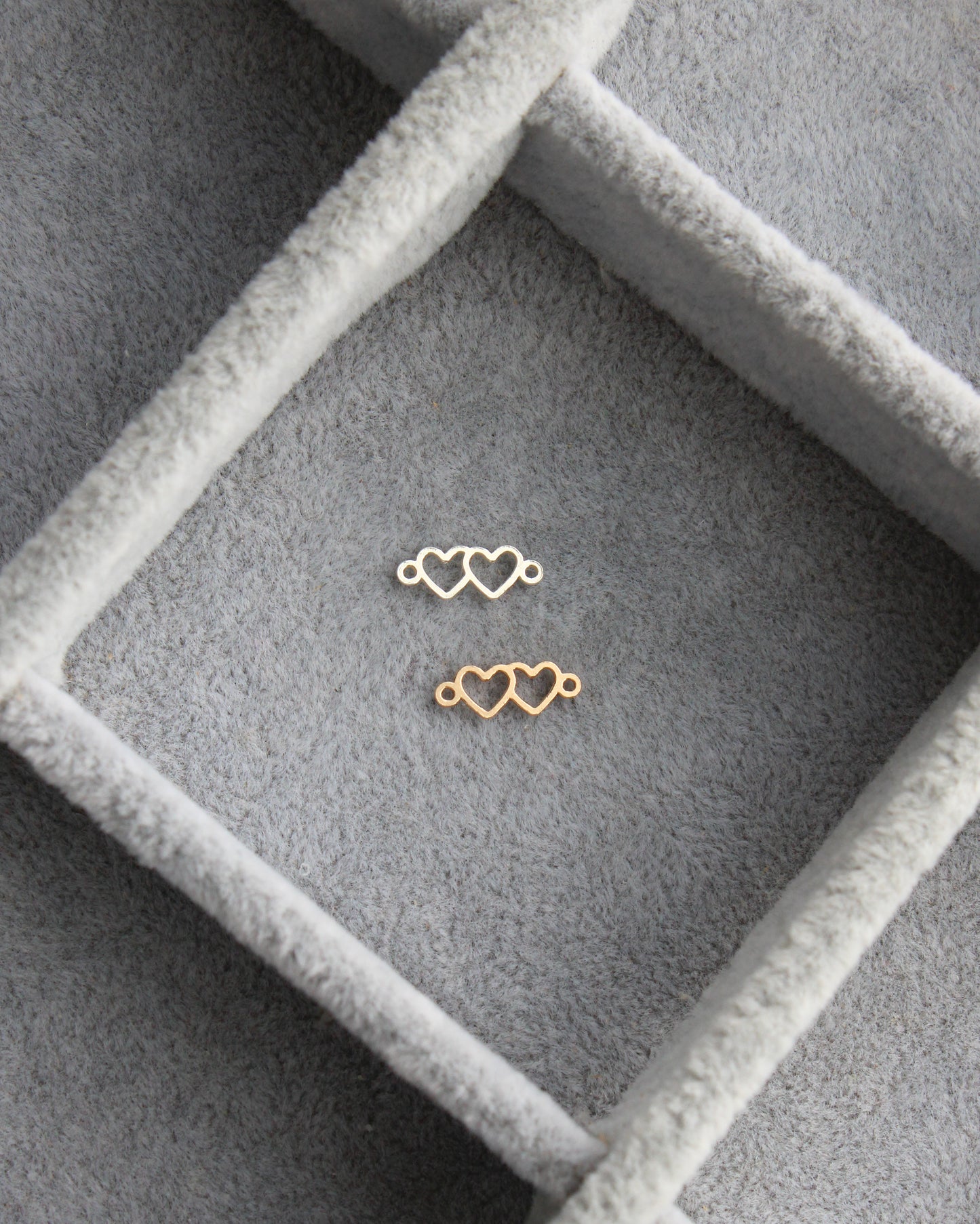 2 Linked Heart Outline Connector, CN463