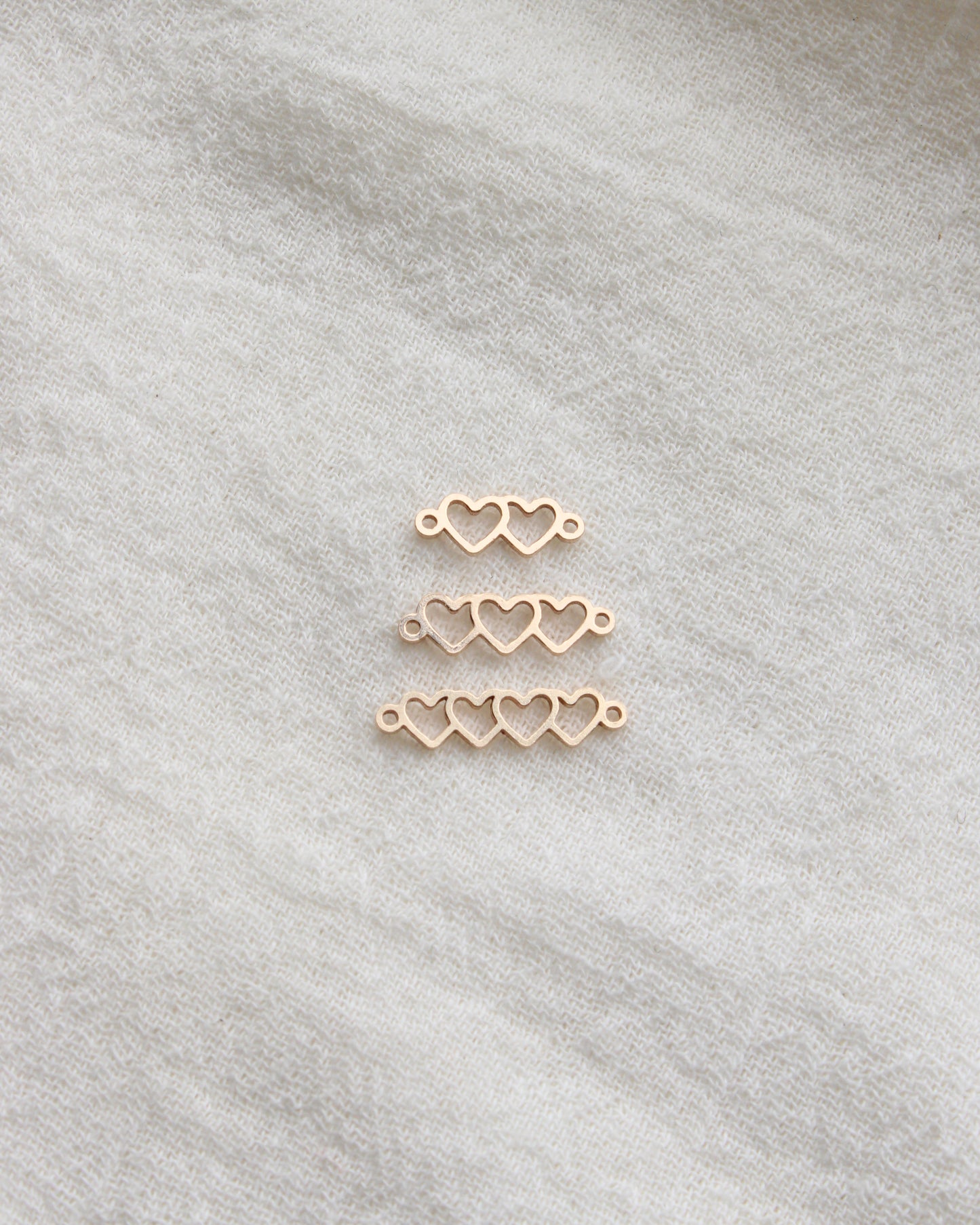 2 Linked Heart Outline Connector, CN463
