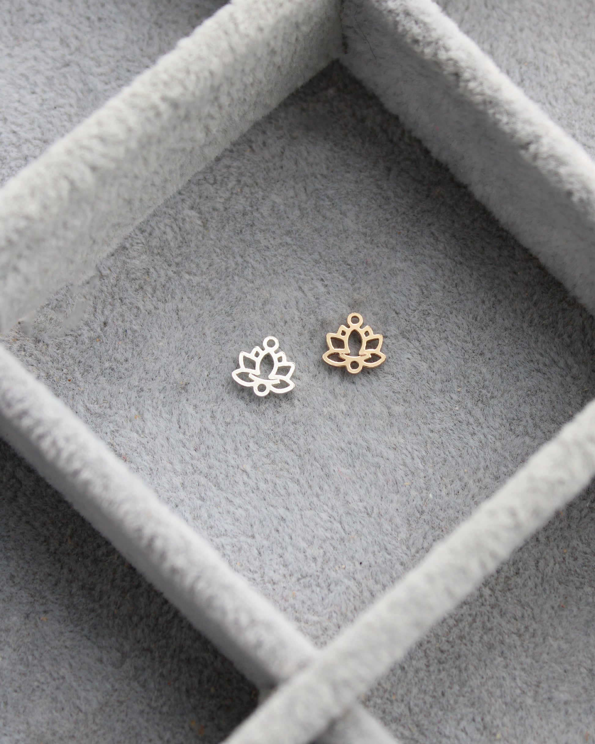 Lotus Flower Connector, CN393