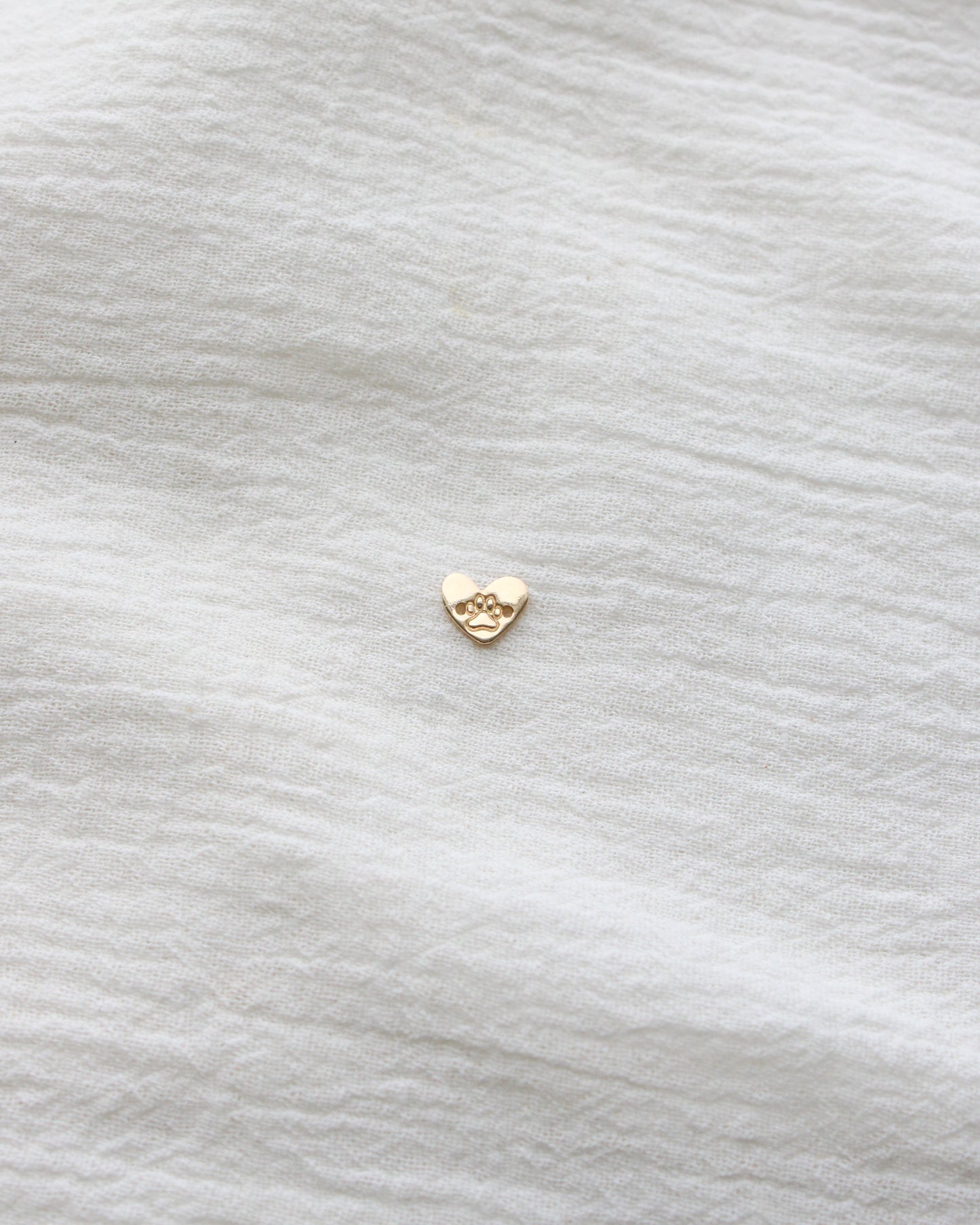 7mm Paw Print Heart Two Middle Holes, CN390
