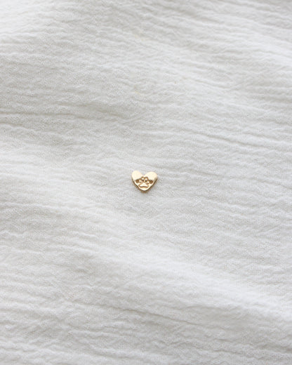 7mm Paw Print Heart Two Middle Holes, CN390