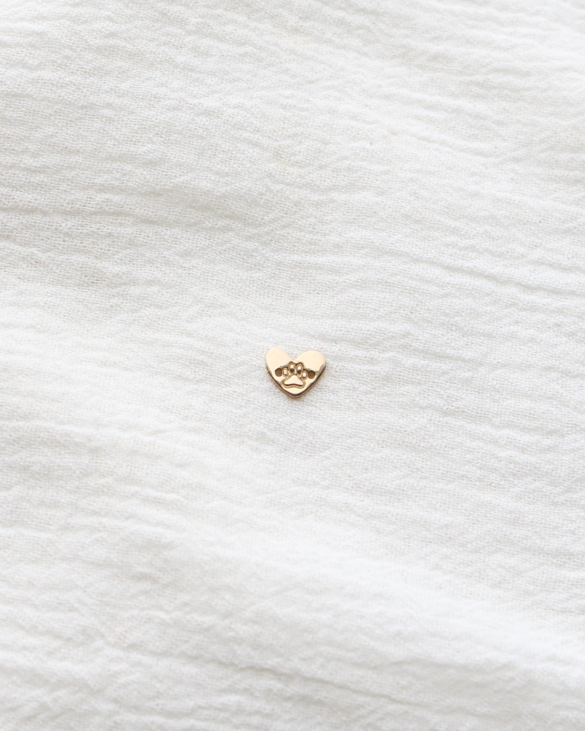7mm Paw Print Heart Two Middle Holes, CN390