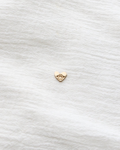 7mm Paw Print Heart Two Middle Holes, CN390