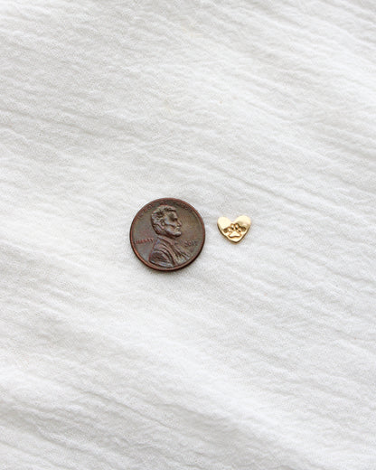 7mm Paw Print Heart Two Middle Holes, CN390