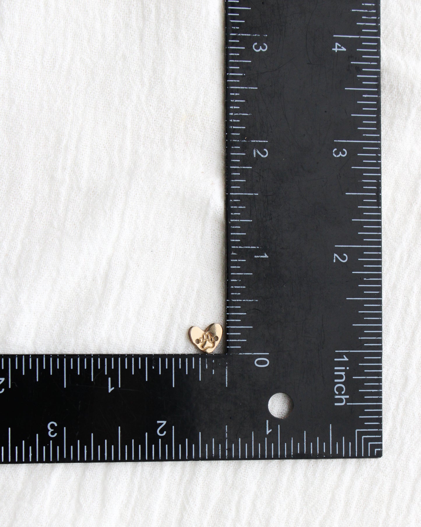 7mm Paw Print Heart Two Middle Holes, CN390