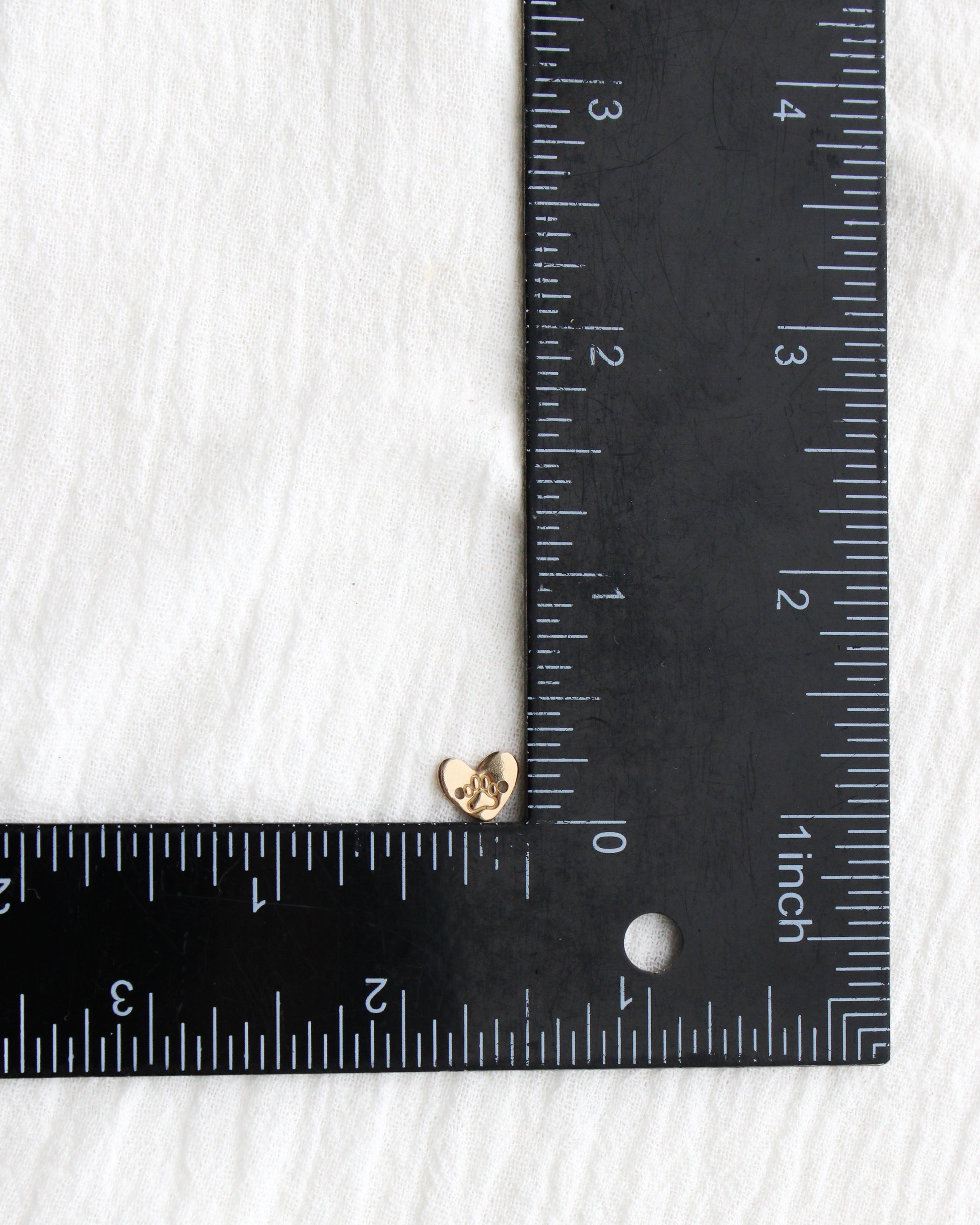 7mm Paw Print Heart Two Middle Holes, CN390