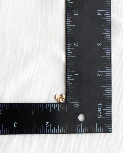 7mm Paw Print Heart Two Middle Holes, CN390