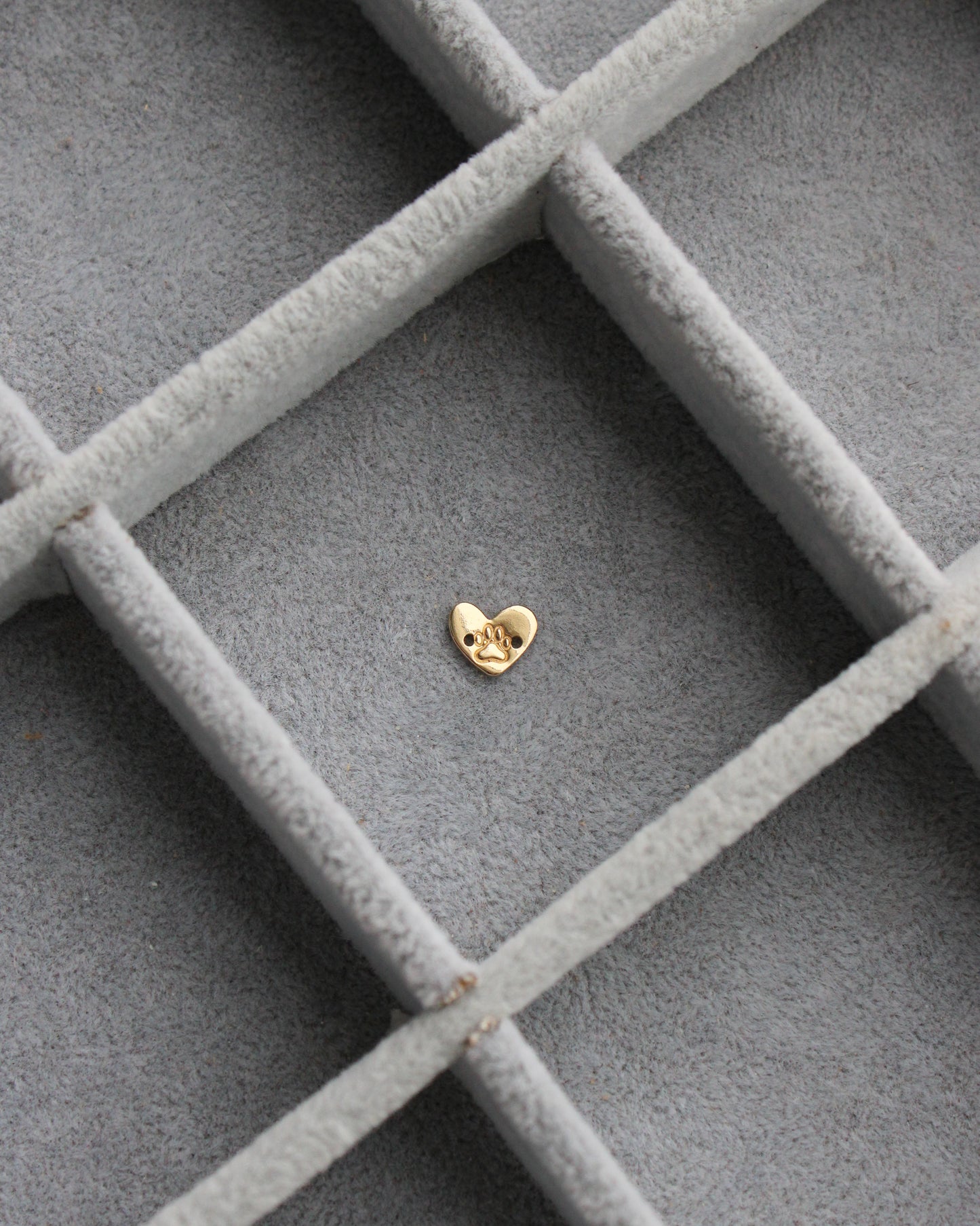 7mm Paw Print Heart Two Middle Holes, CN390
