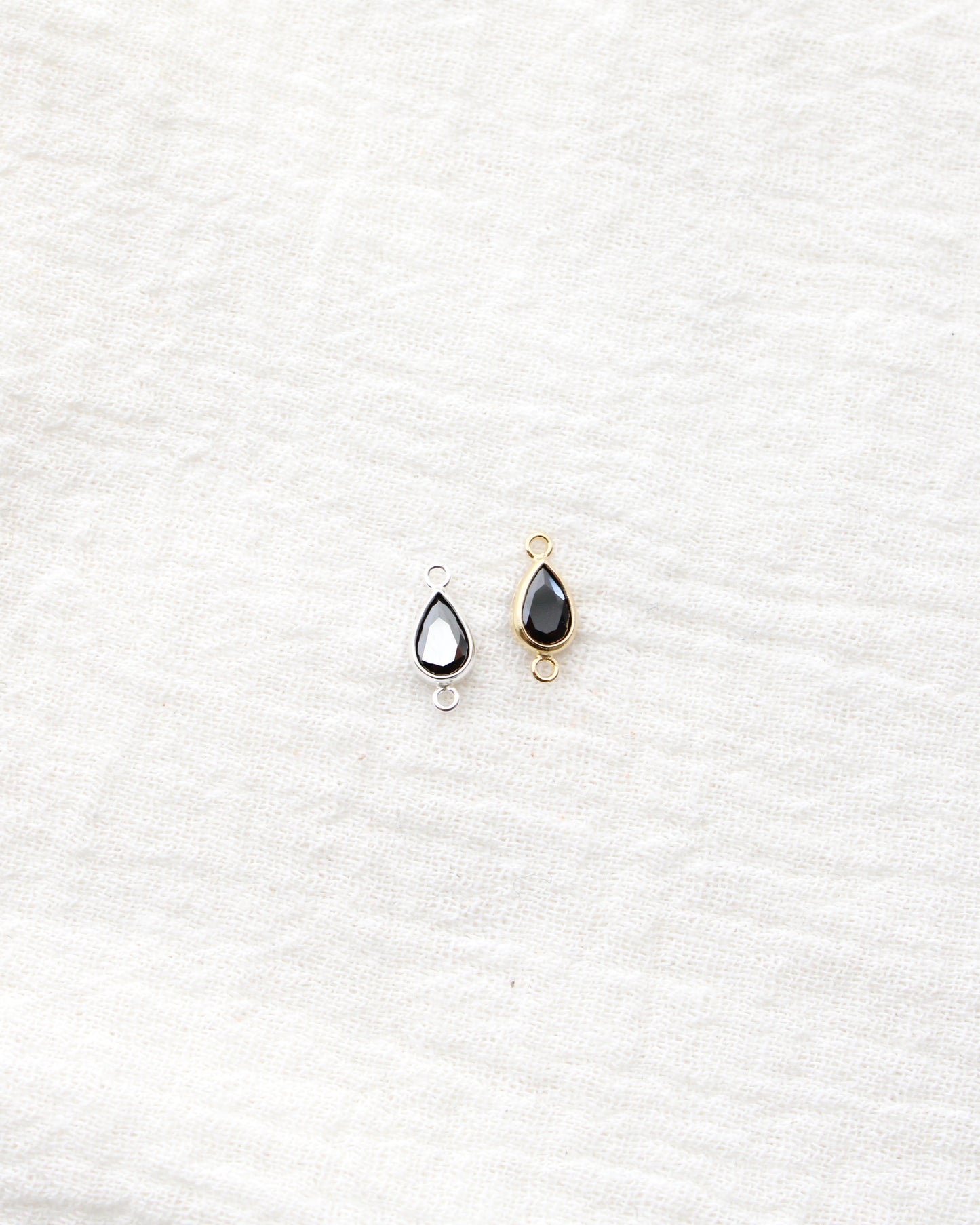 Teardrop Onyx Connector, CN401