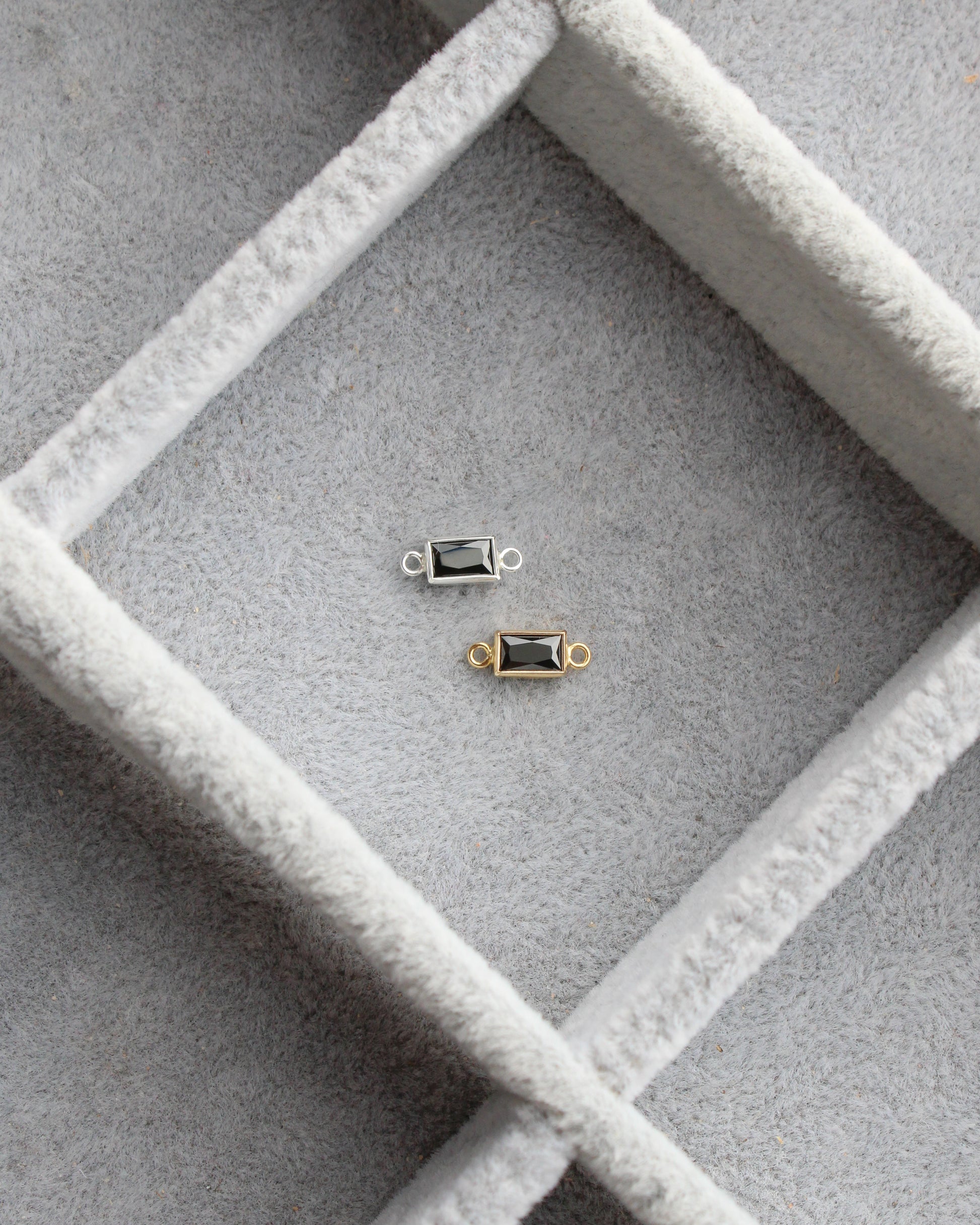Rectangle Onyx Bezel Connector, CN402