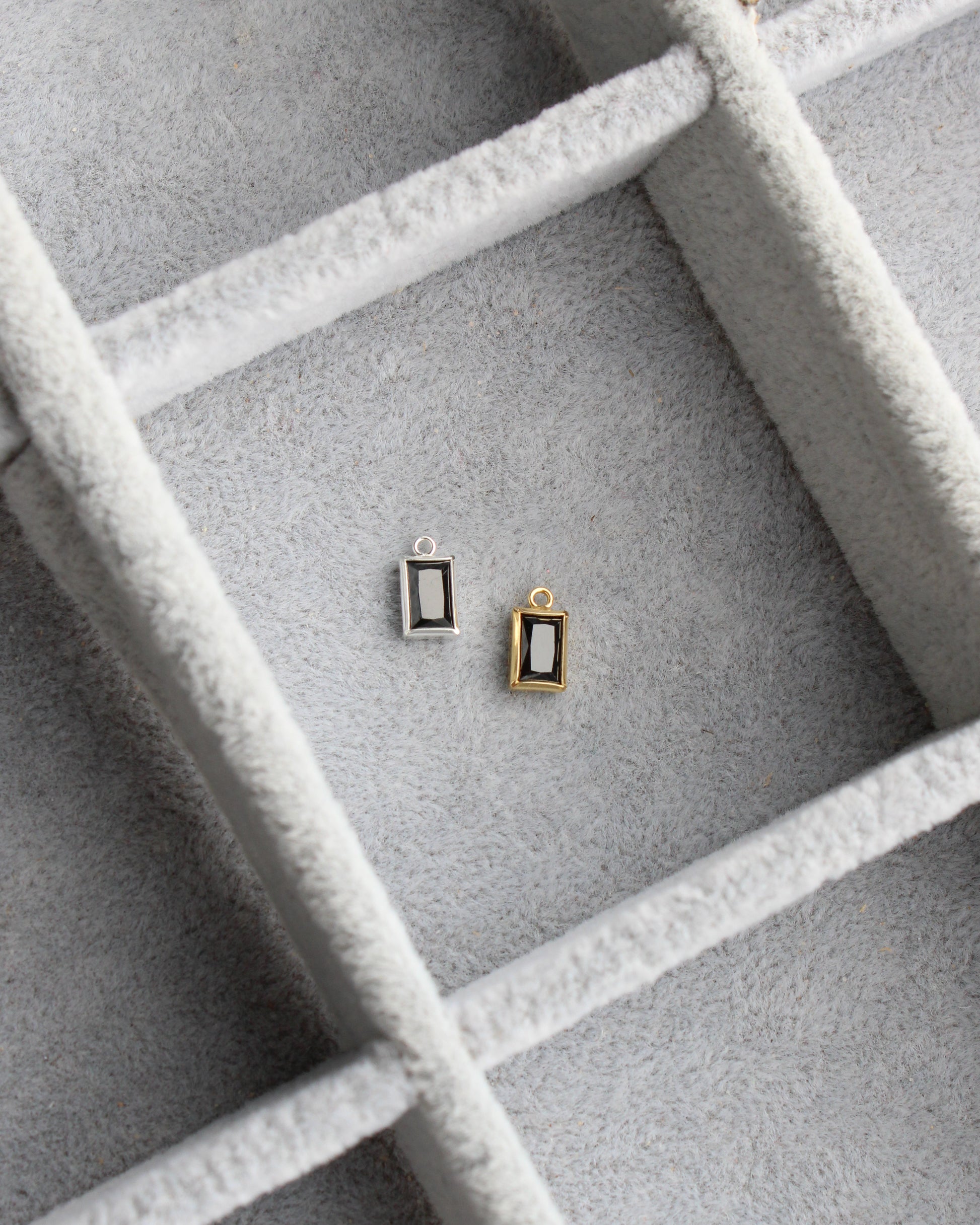 4mm Rectangle Onyx Charm, CH290