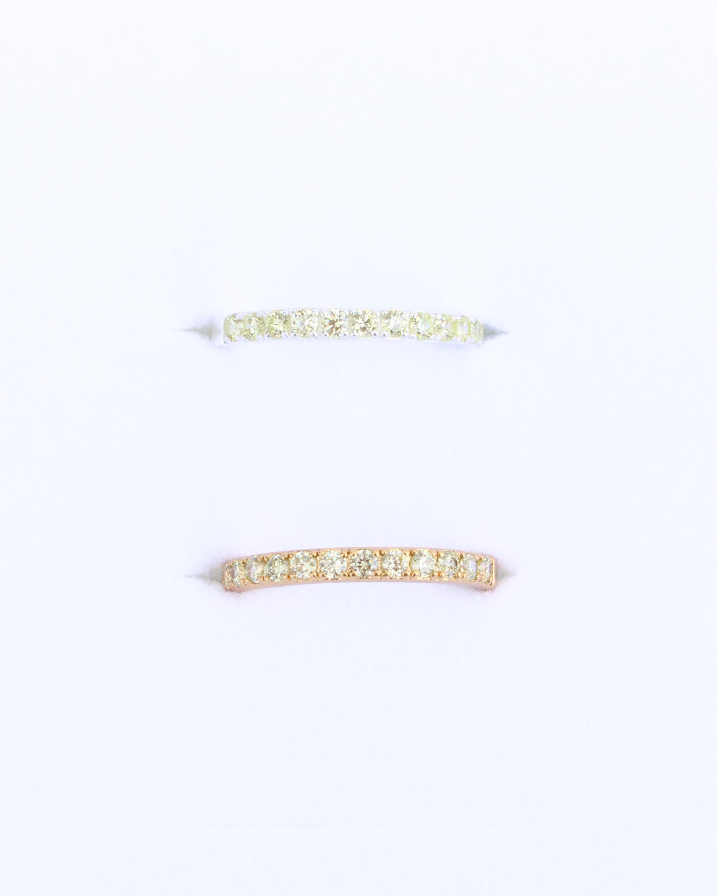 August Birthstone Ring – Light Apple Green CZ, R65