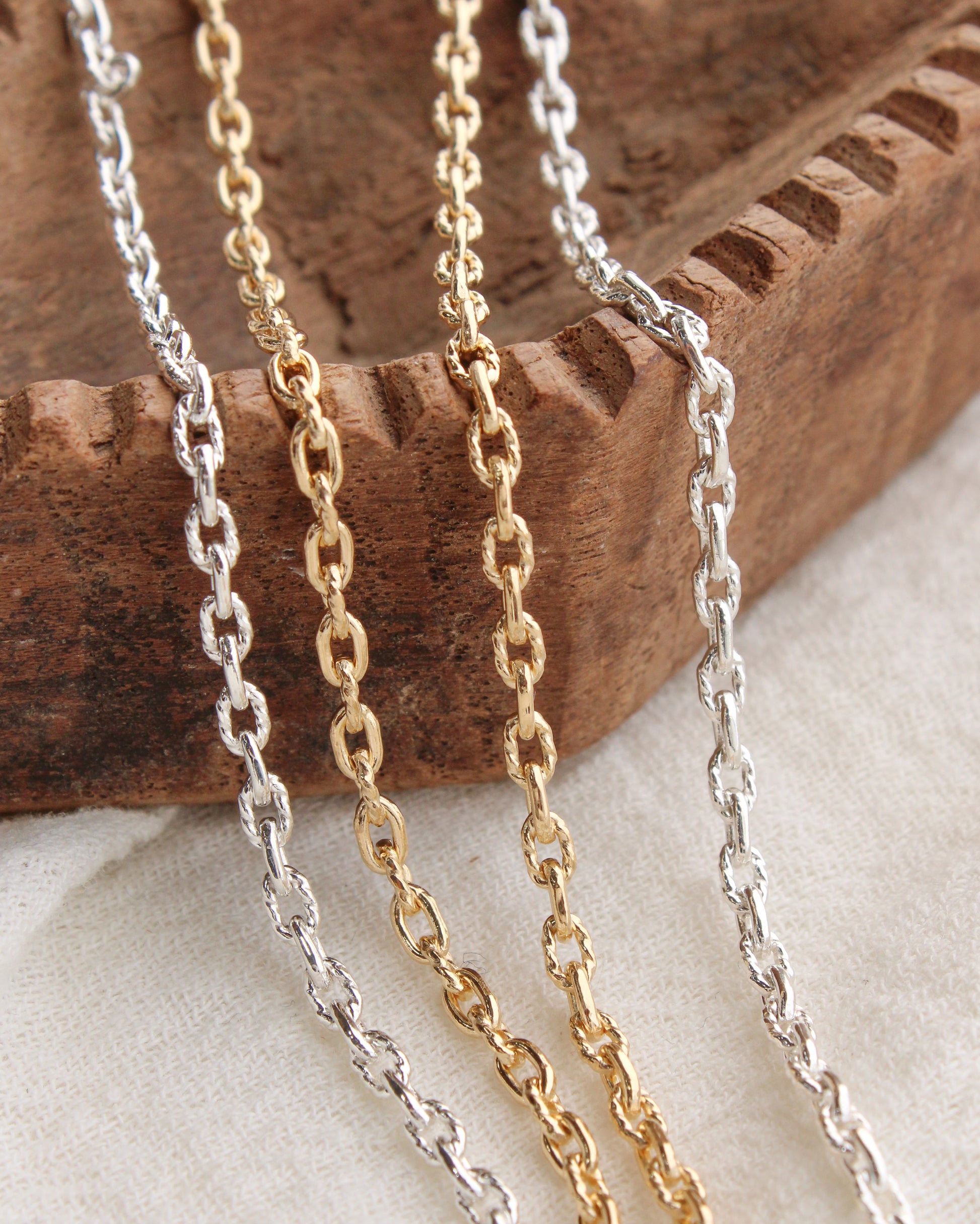 2.2mm alternate twisted paperclip chain, S248, G248
