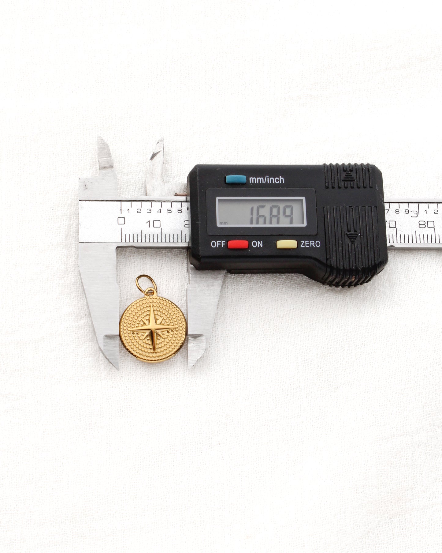 Star Disc PVD Charm, CH346