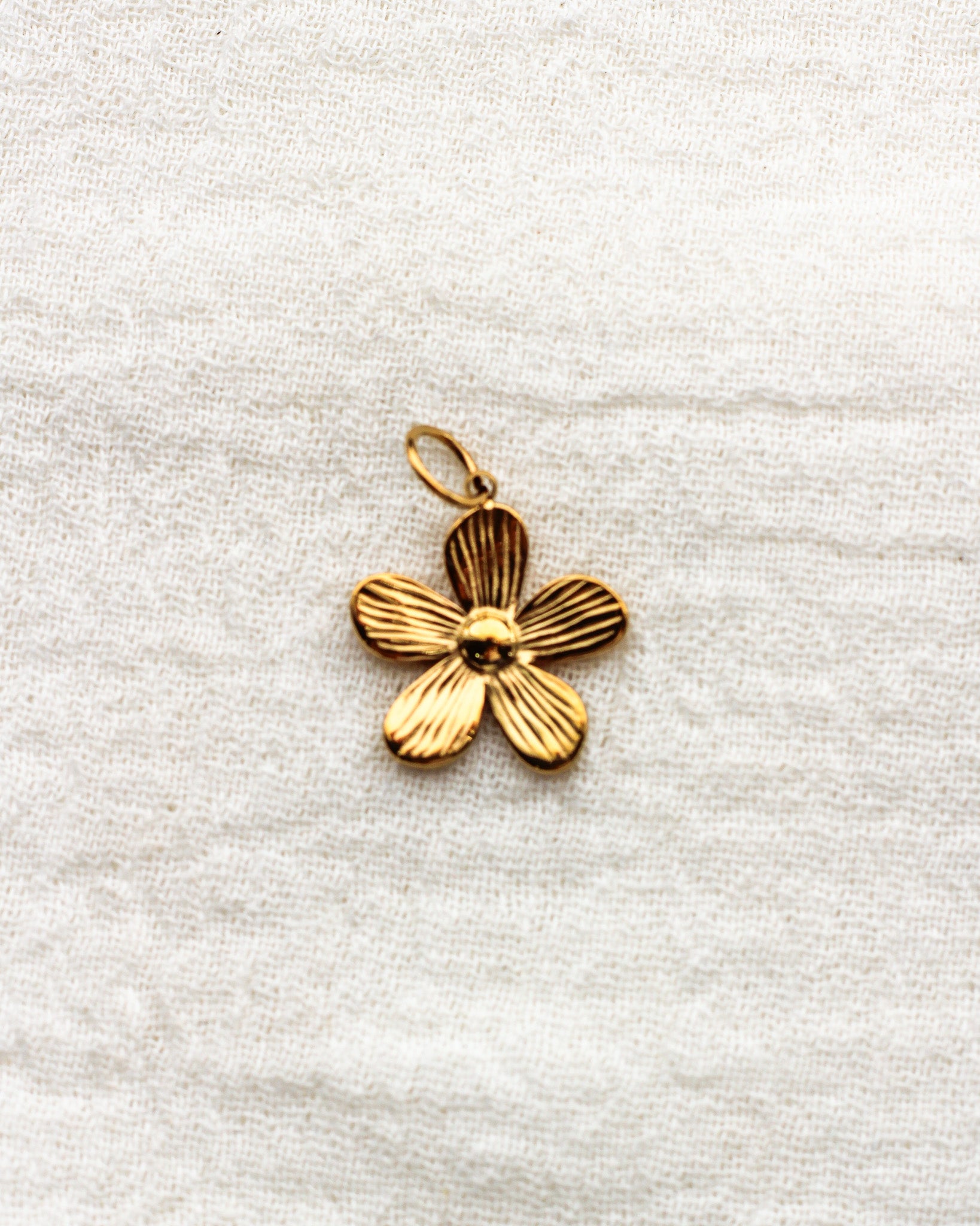 Flower PVD Charm, CH359