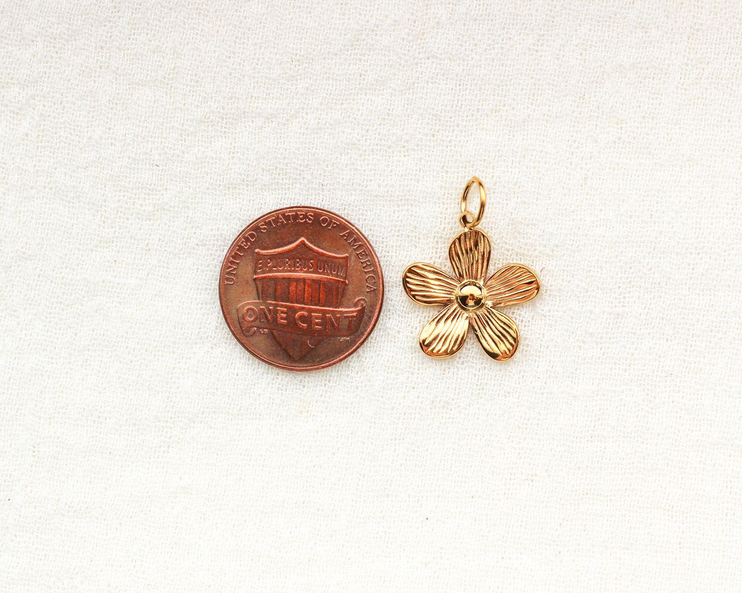 Flower PVD Charm, CH359