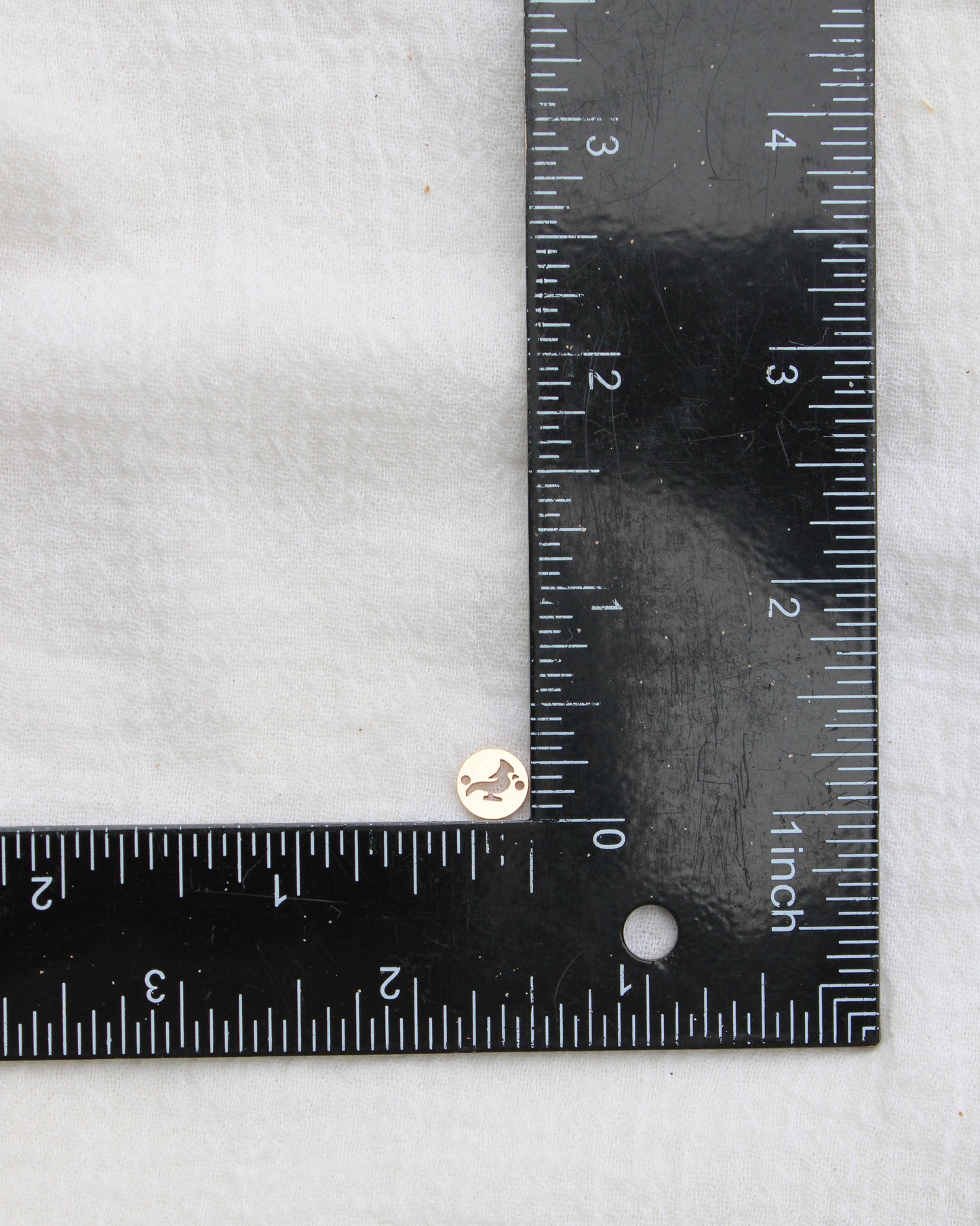 Cardinal Round Connector Charm, CN424