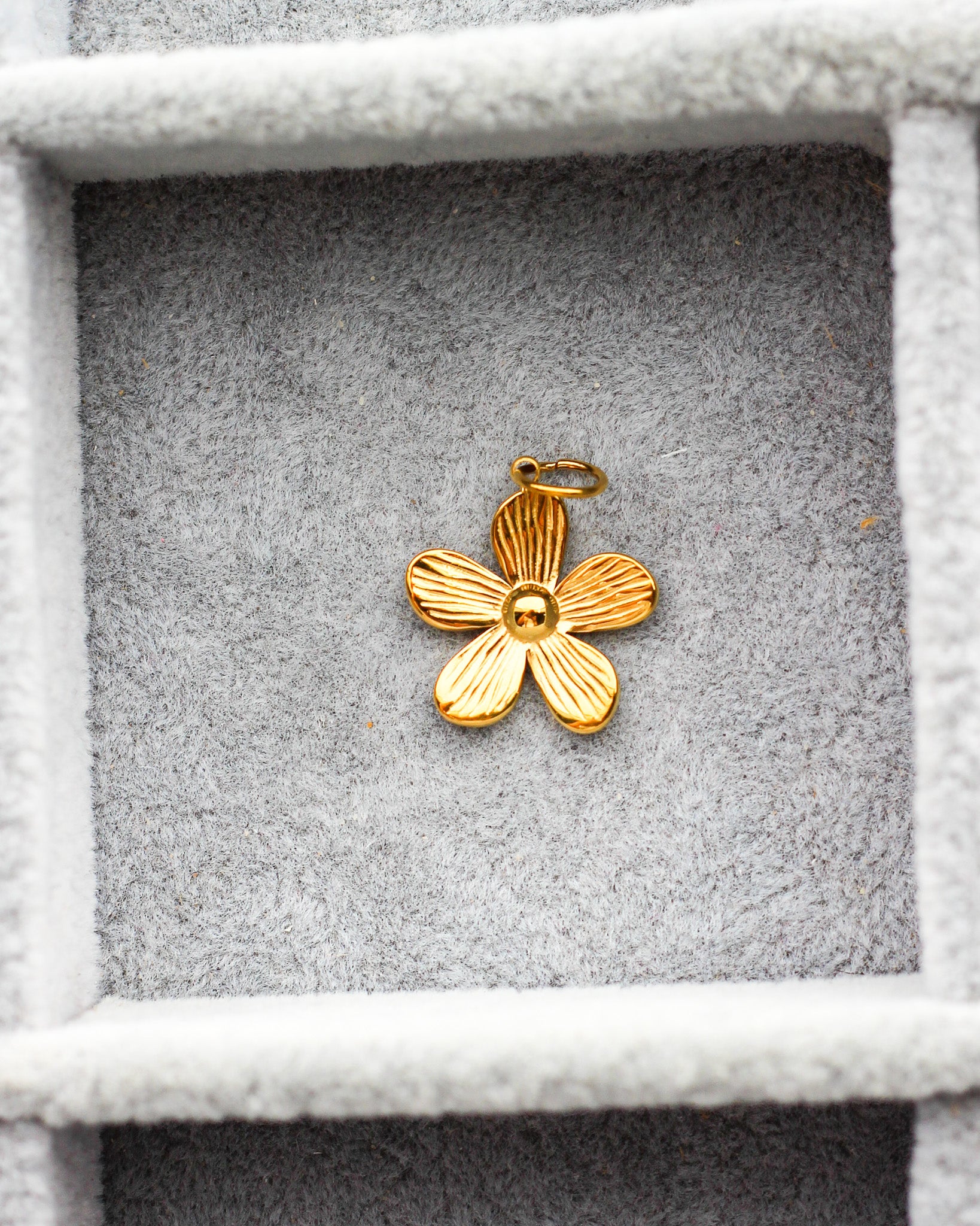 Flower PVD Charm, CH359