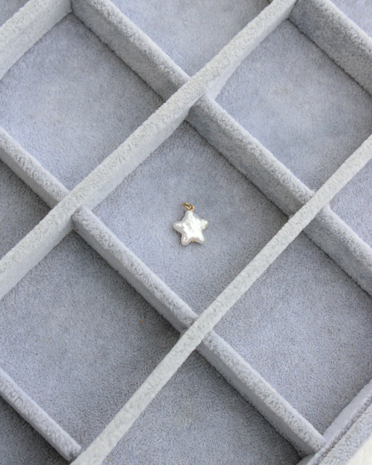 White Pearl Star Charm, CH283